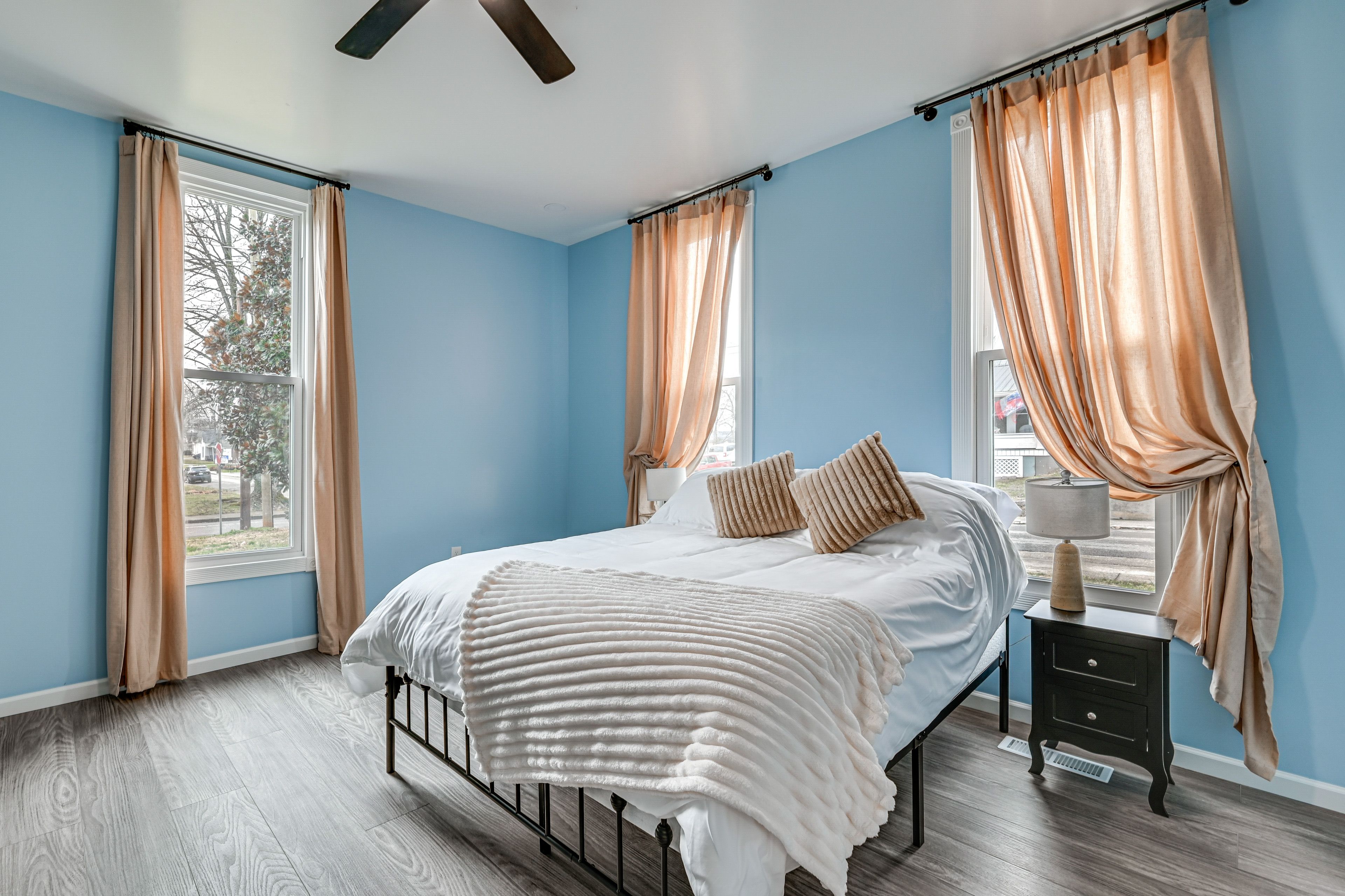 Bedroom 2 | Main Level | Queen Bed