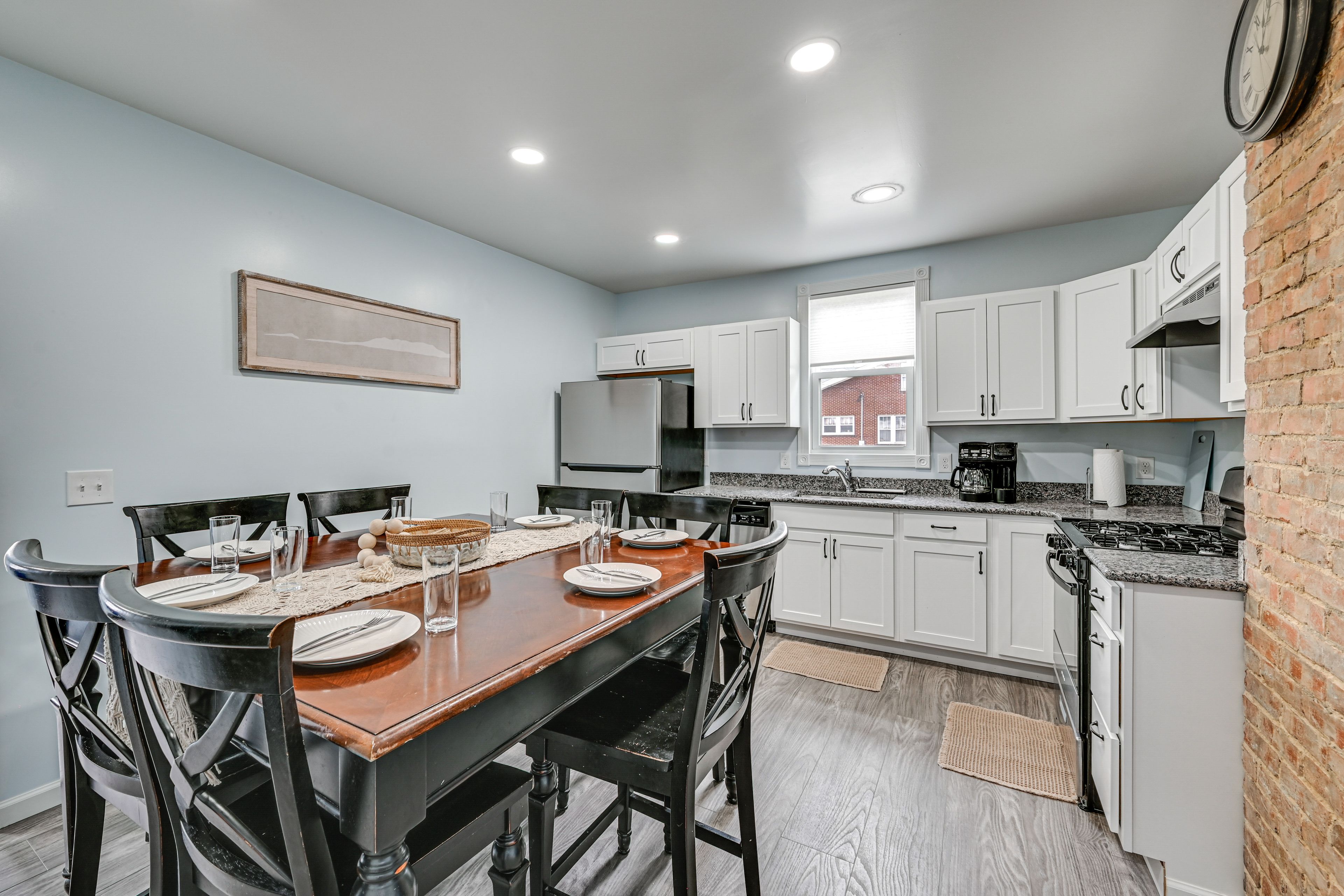 Horse Cave Vacation Rental | 4BR | 2.5BA | 1,925 Sq Ft | Stairs to Access