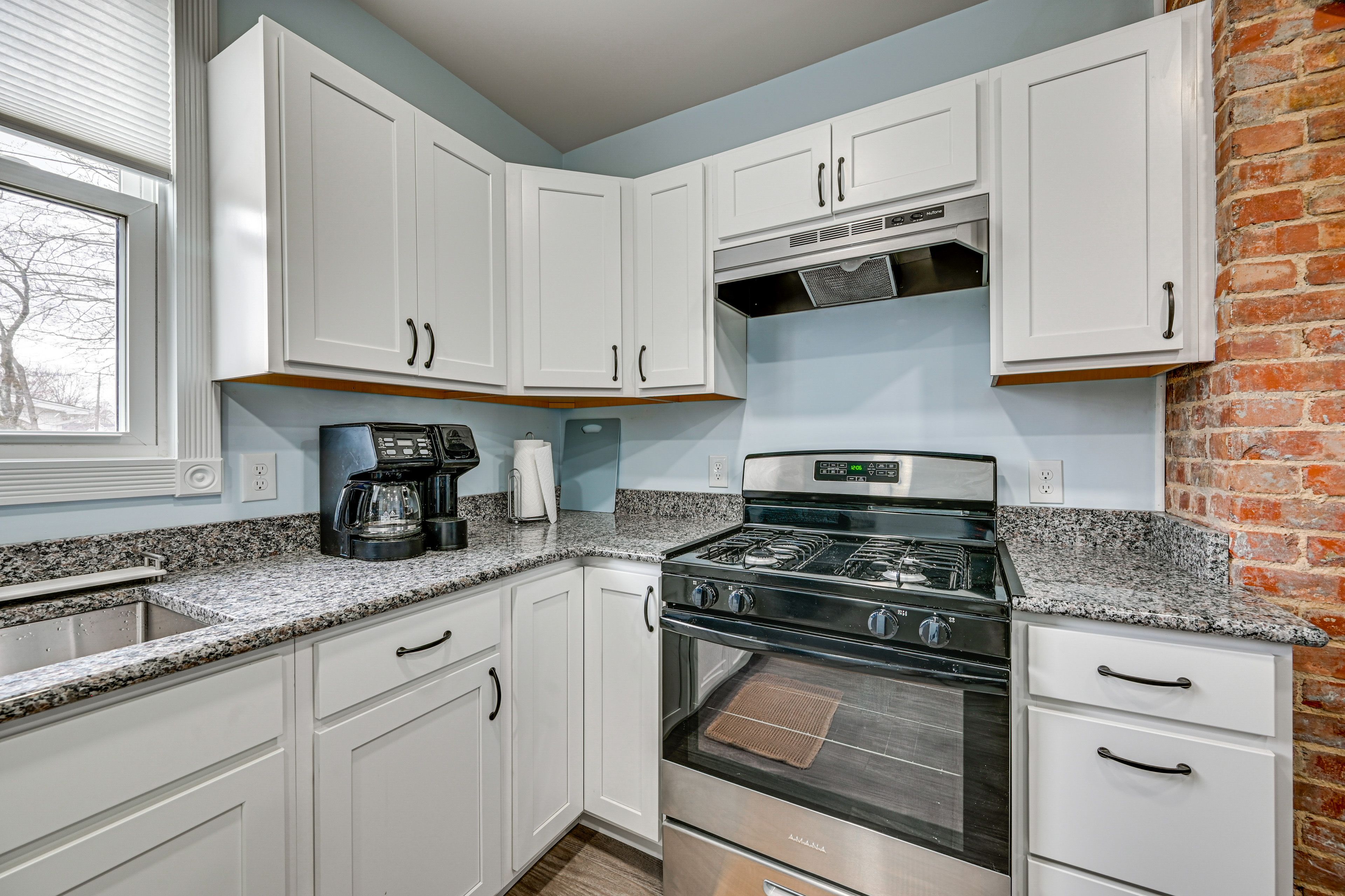 Kitchen | Main Level