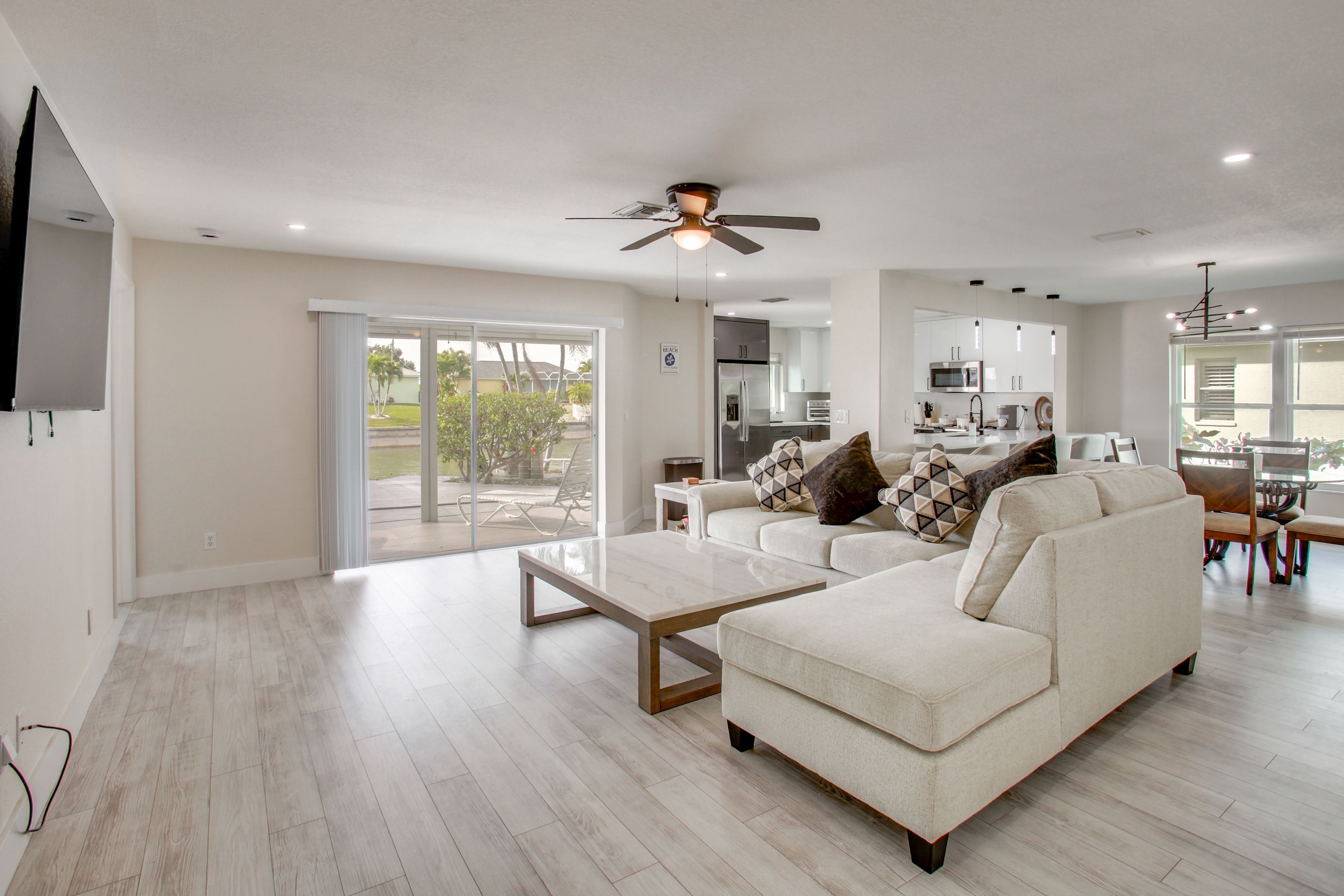 Living Room | Full Sleeper Sofa | Central Heating & A/C | Free WiFi