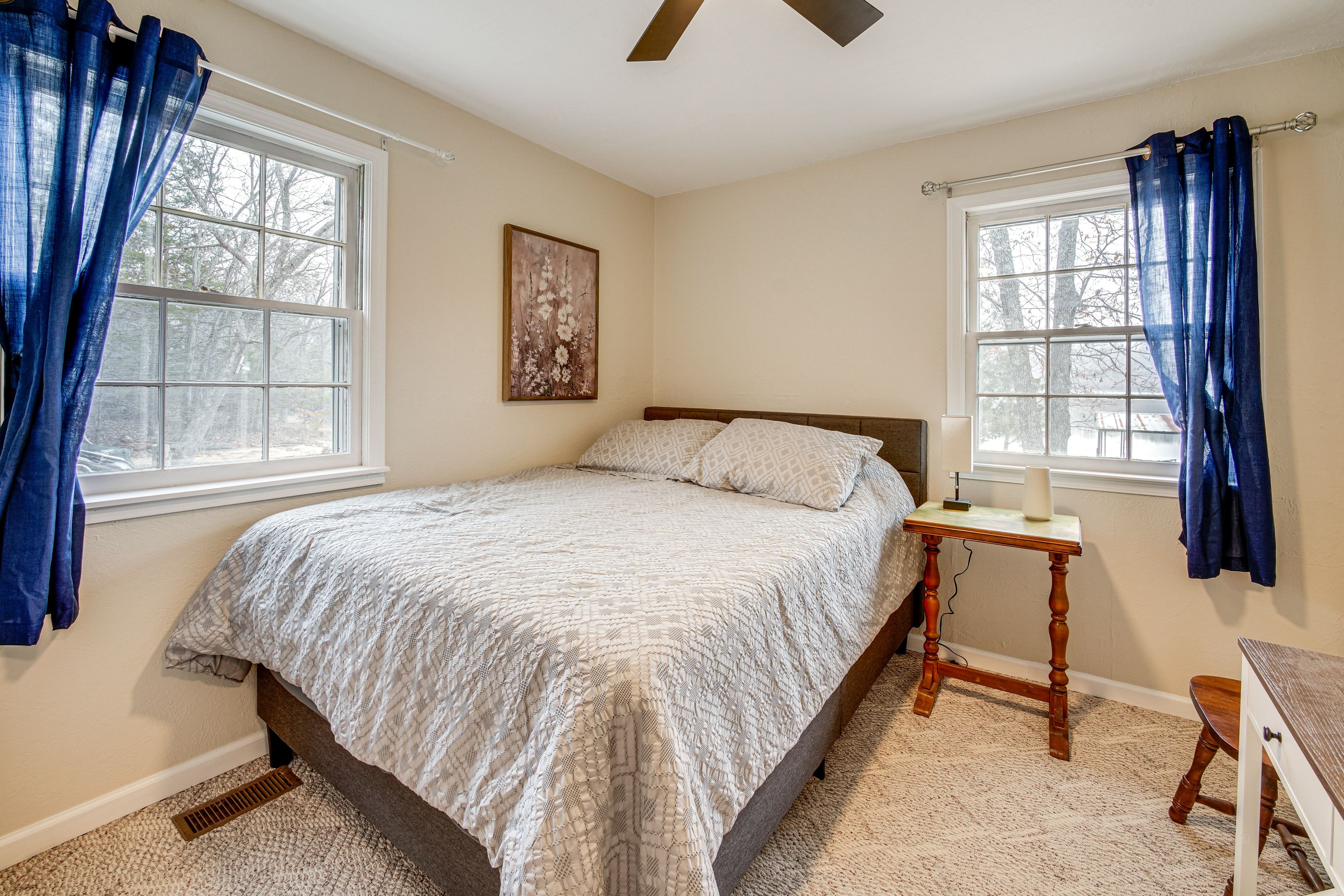 Bedroom 2 | Queen Bed | 1st Floor