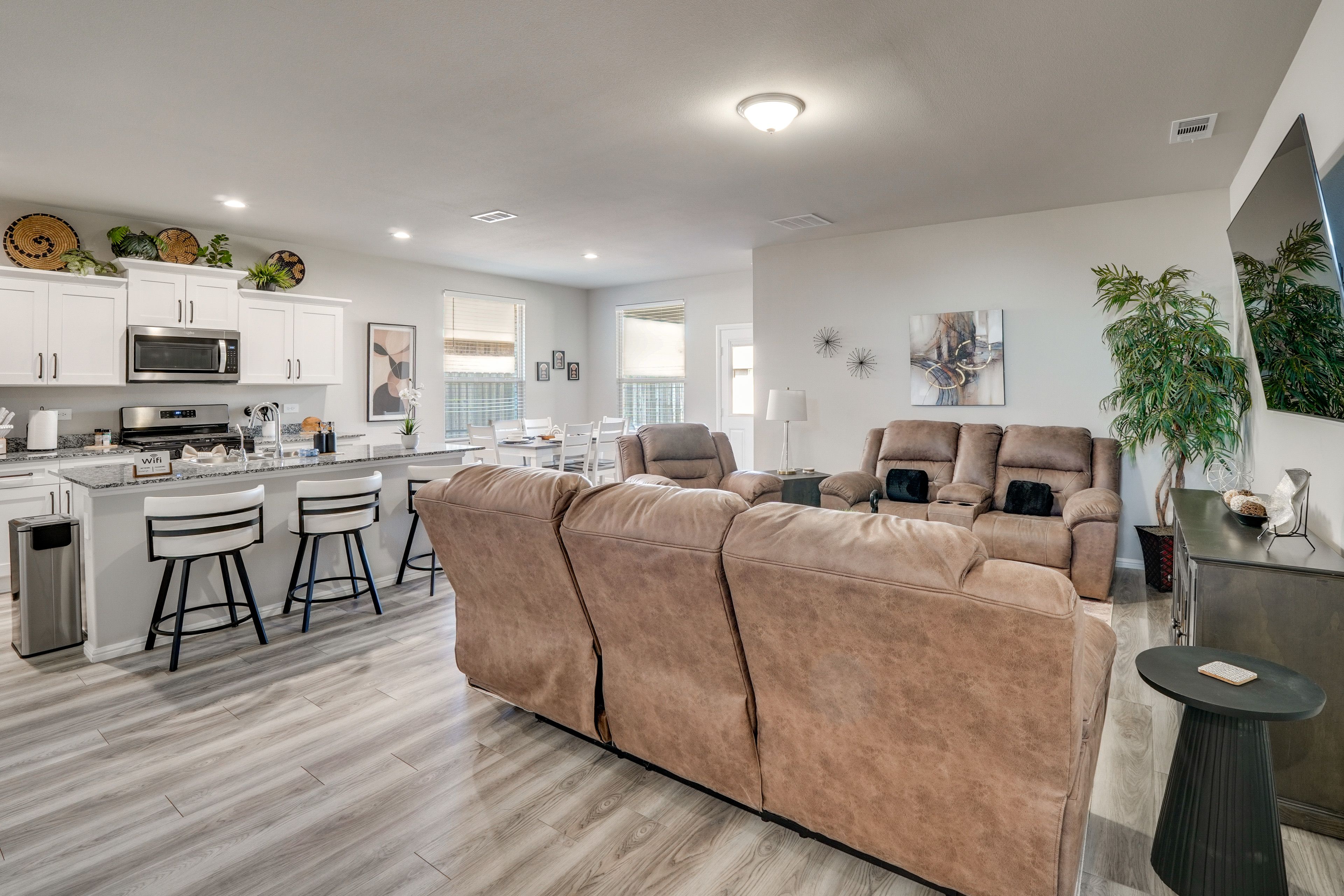 Odessa Vacation Rental | 4BR | 2BA | 1,796 Sq Ft | Step to Enter