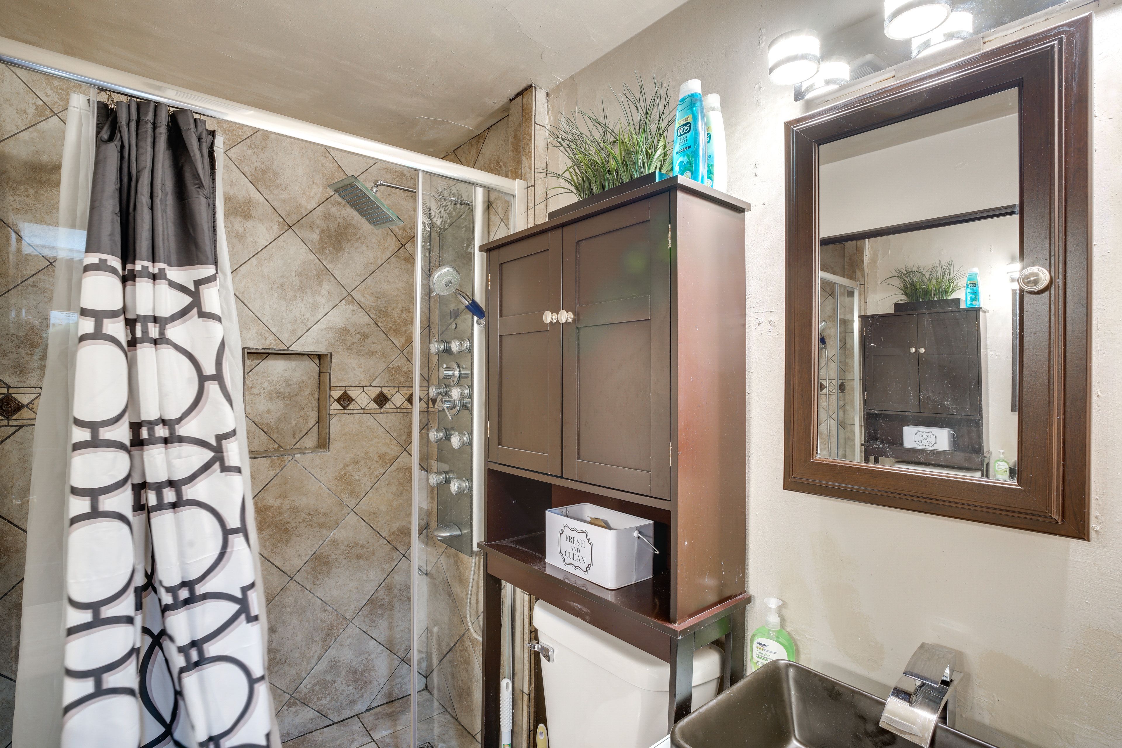 Bathroom | Towels Provided