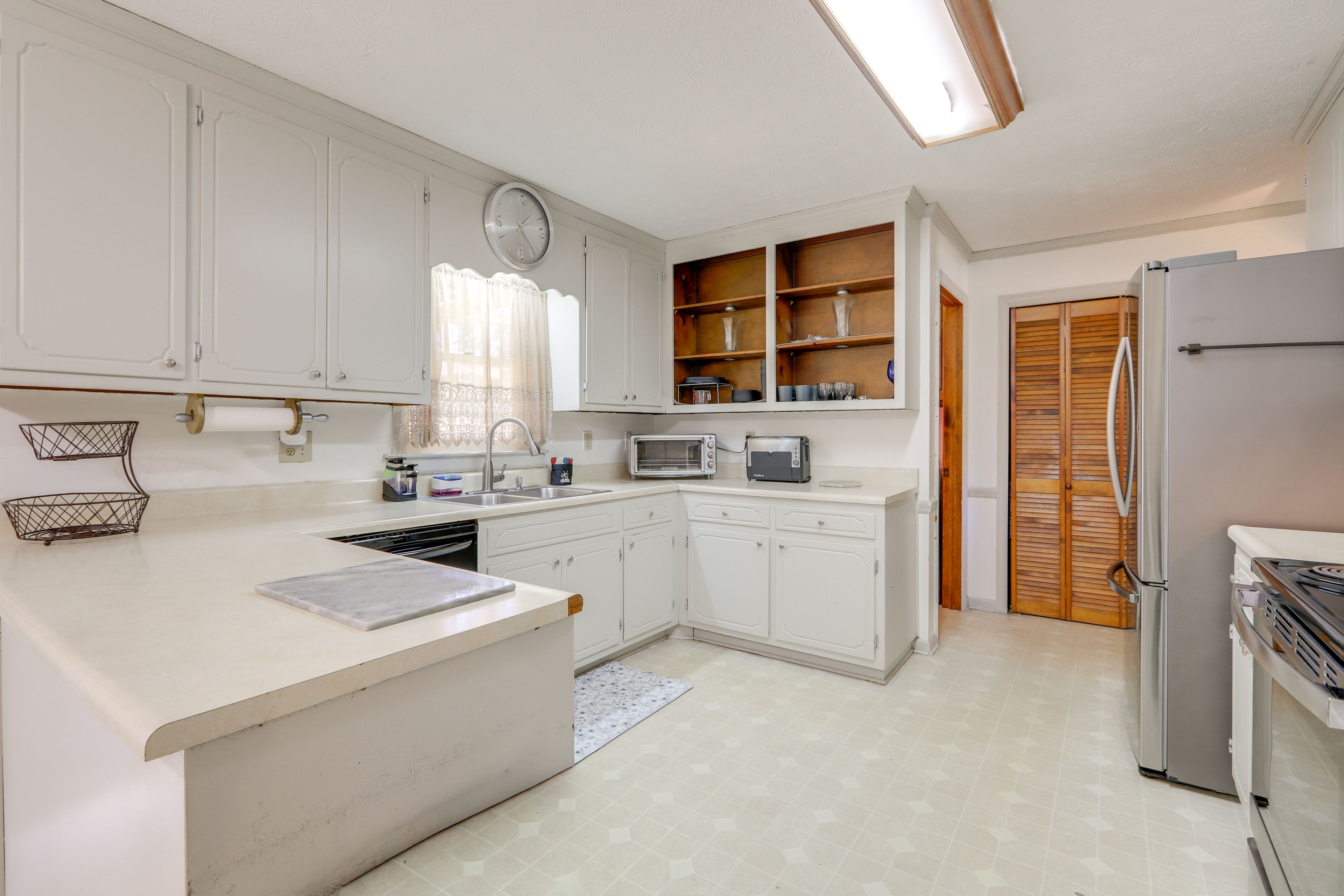 Kitchen | Cooking Basics | Drip Coffee Maker (Coffee Provided)