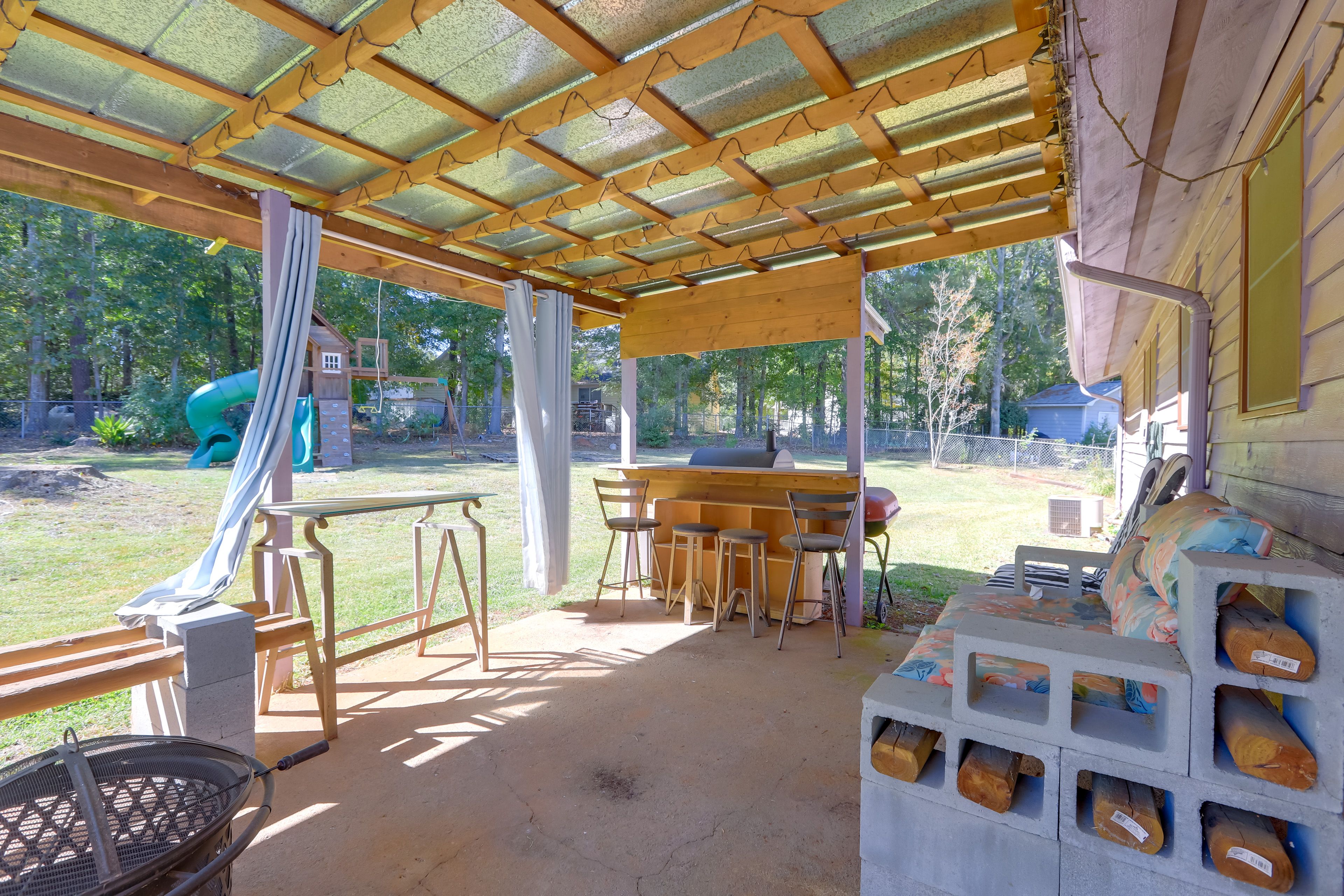 Covered Patio | Charcoal Grill (Charcoal Not Provided) | Dry Bar