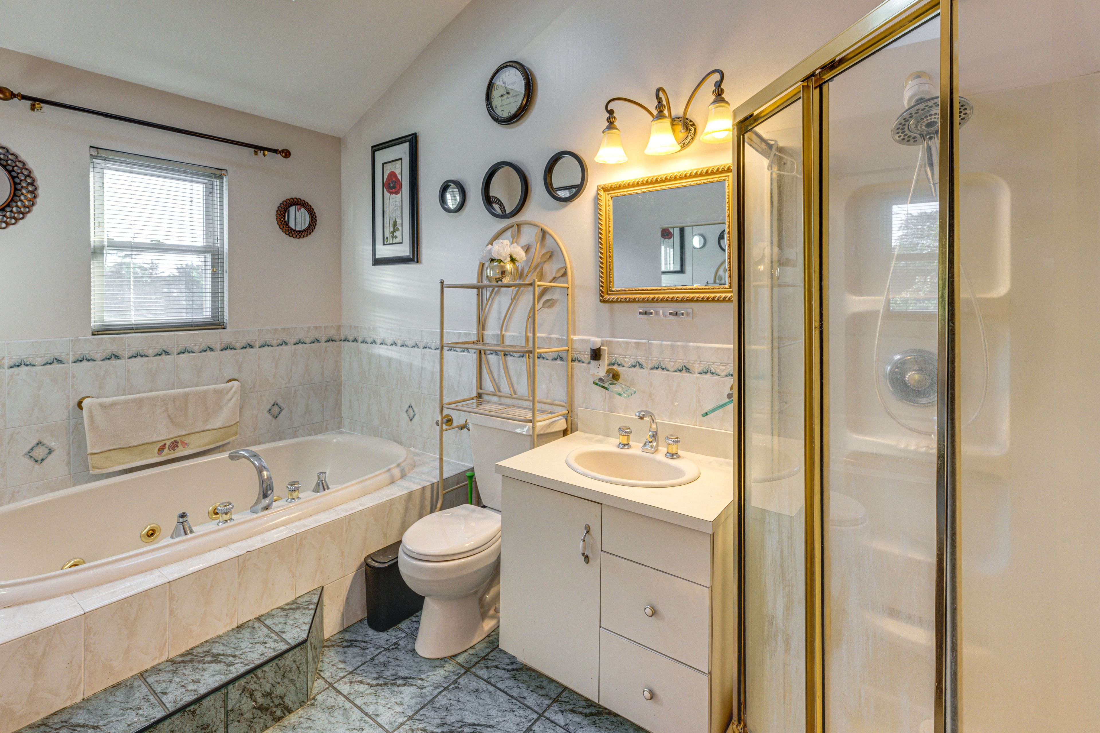 Full Bath | Towels | Hair Dryer