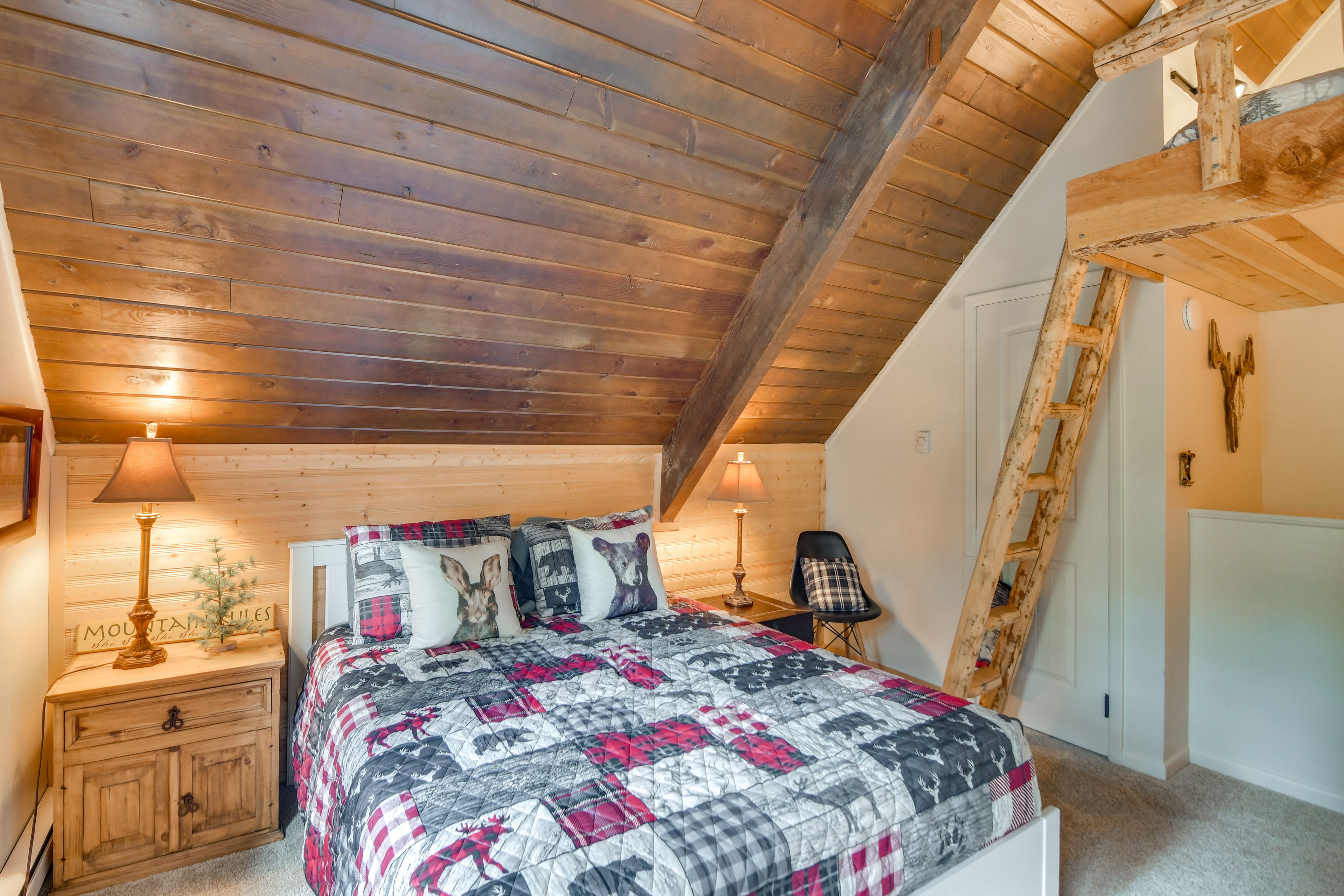 Bedroom 2 | Queen Bed | 3rd Floor