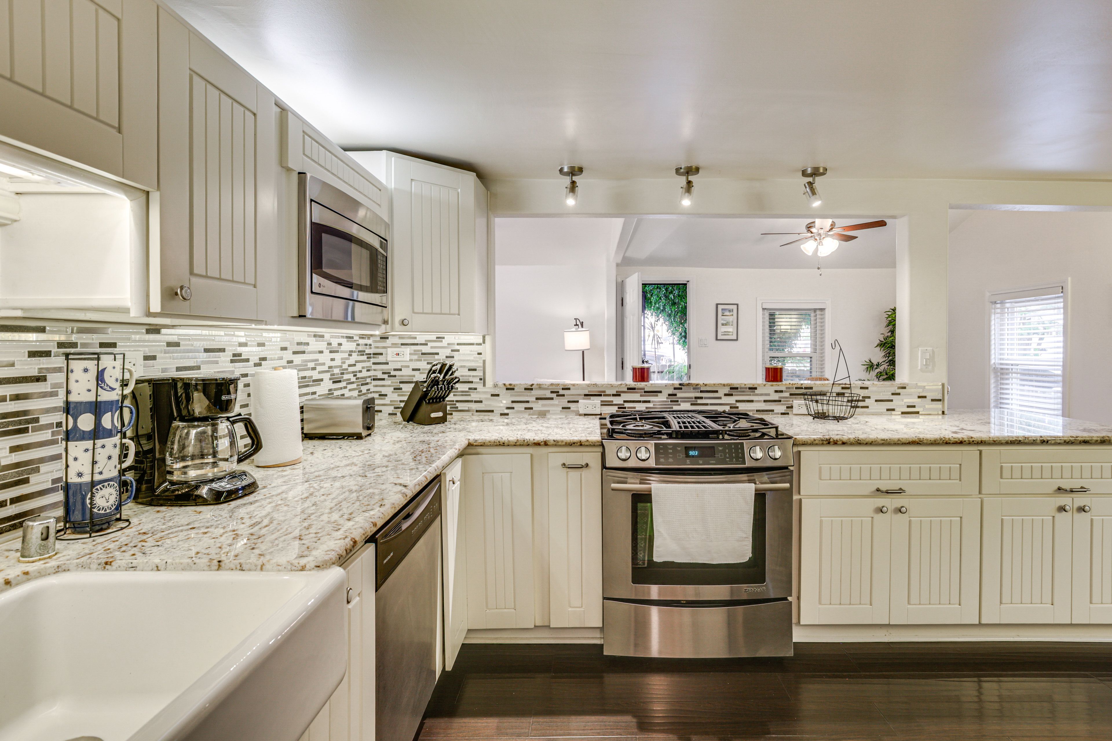 Kitchen | Trash Bags/Paper Towels | 1st Floor