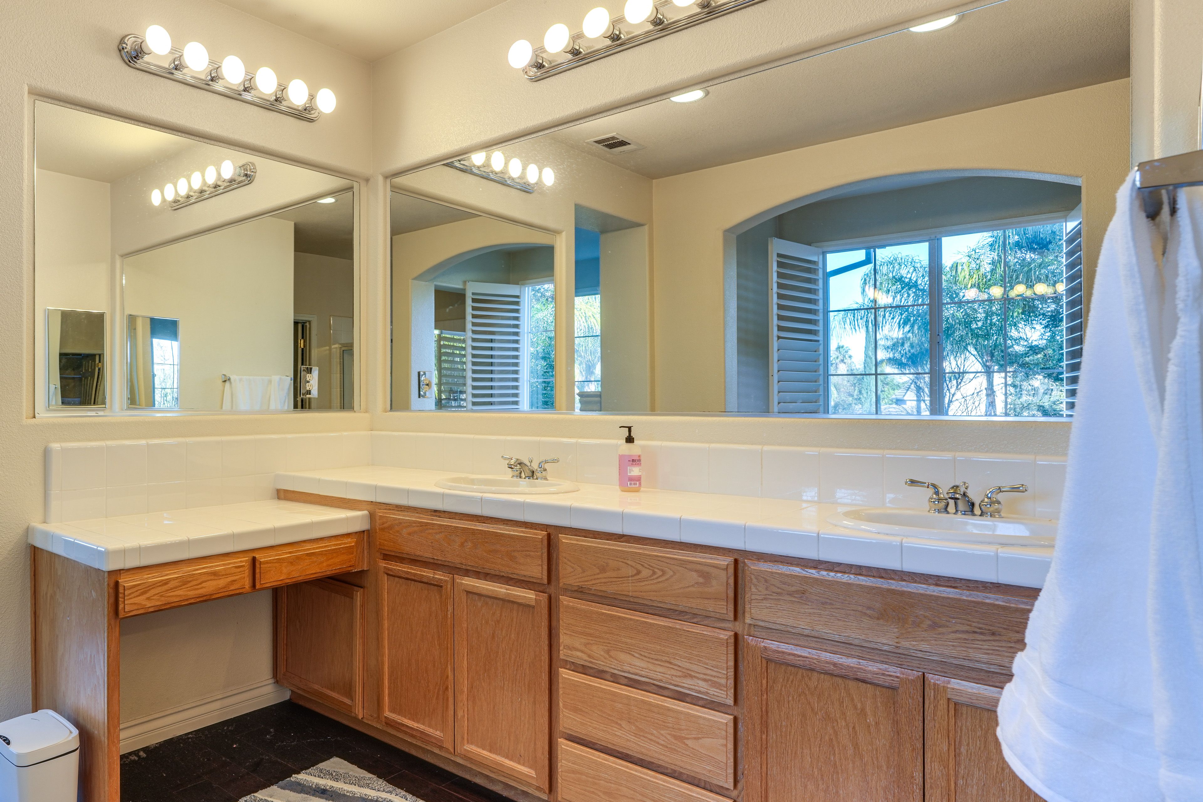 En-Suite Bathroom | 2nd Floor | Towels Provided