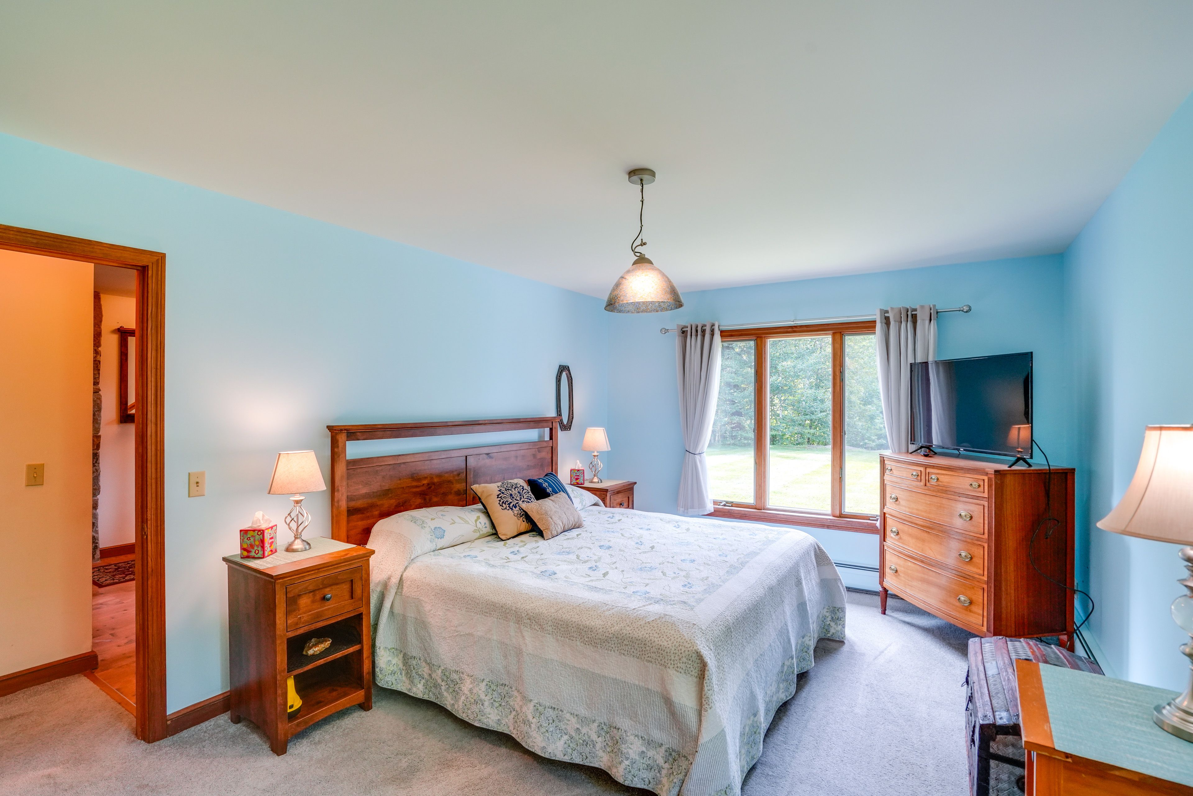 Bedroom 1 | King Bed | Linens Provided | Main Floor