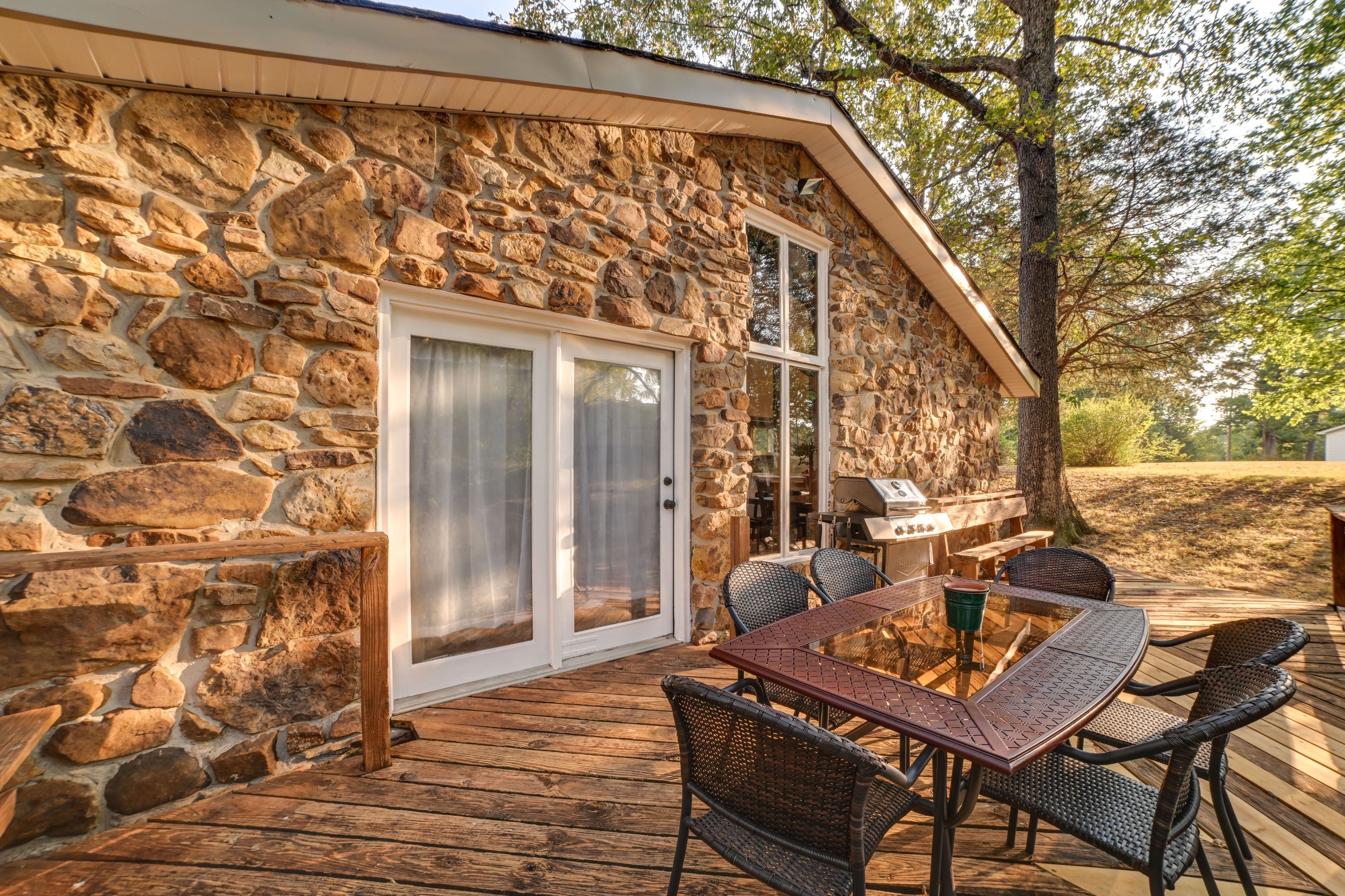 Deck | Gas Grill | Dining Area