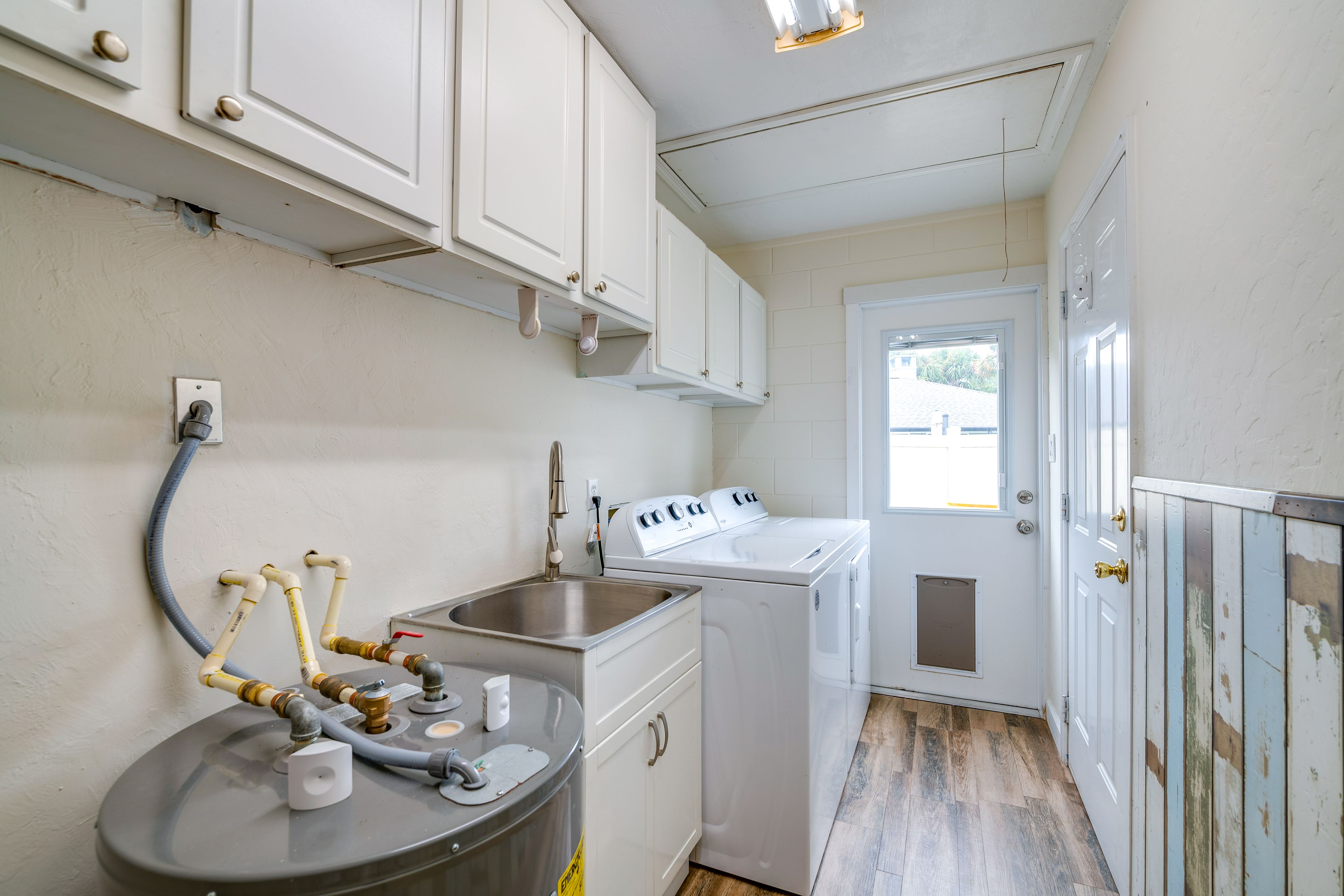 Laundry Room | Washer/Dryer