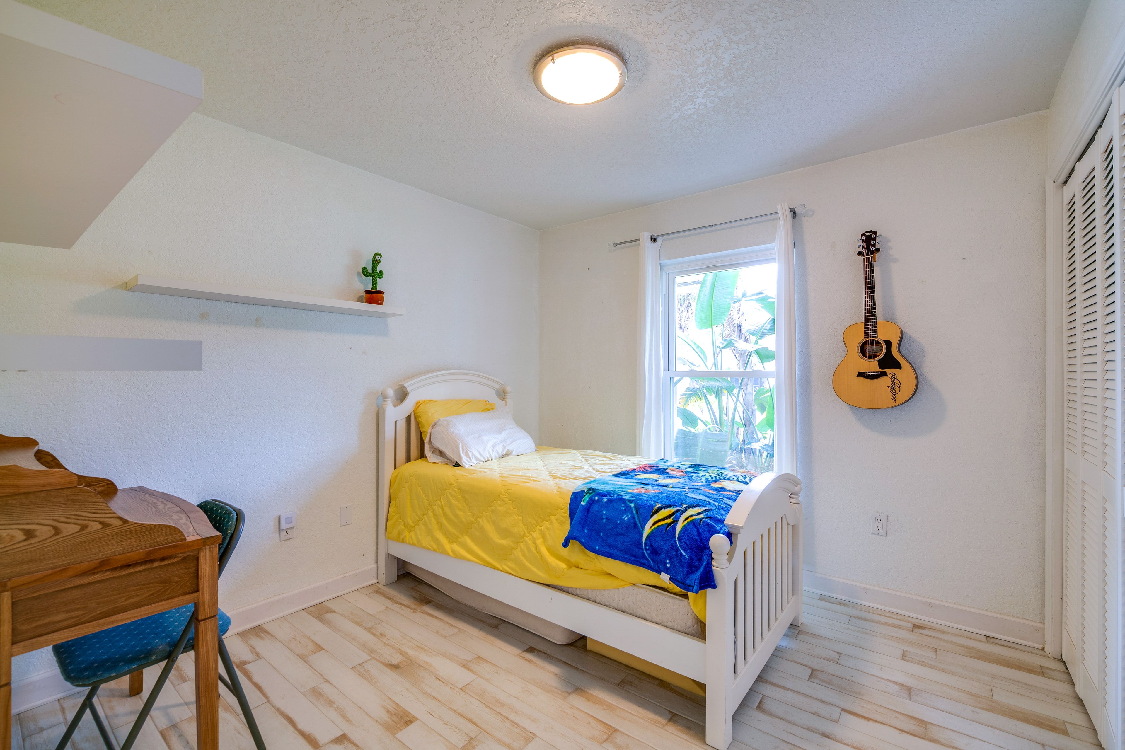 Bedroom 3 | Twin Bed | Laptop-Friendly Workspace