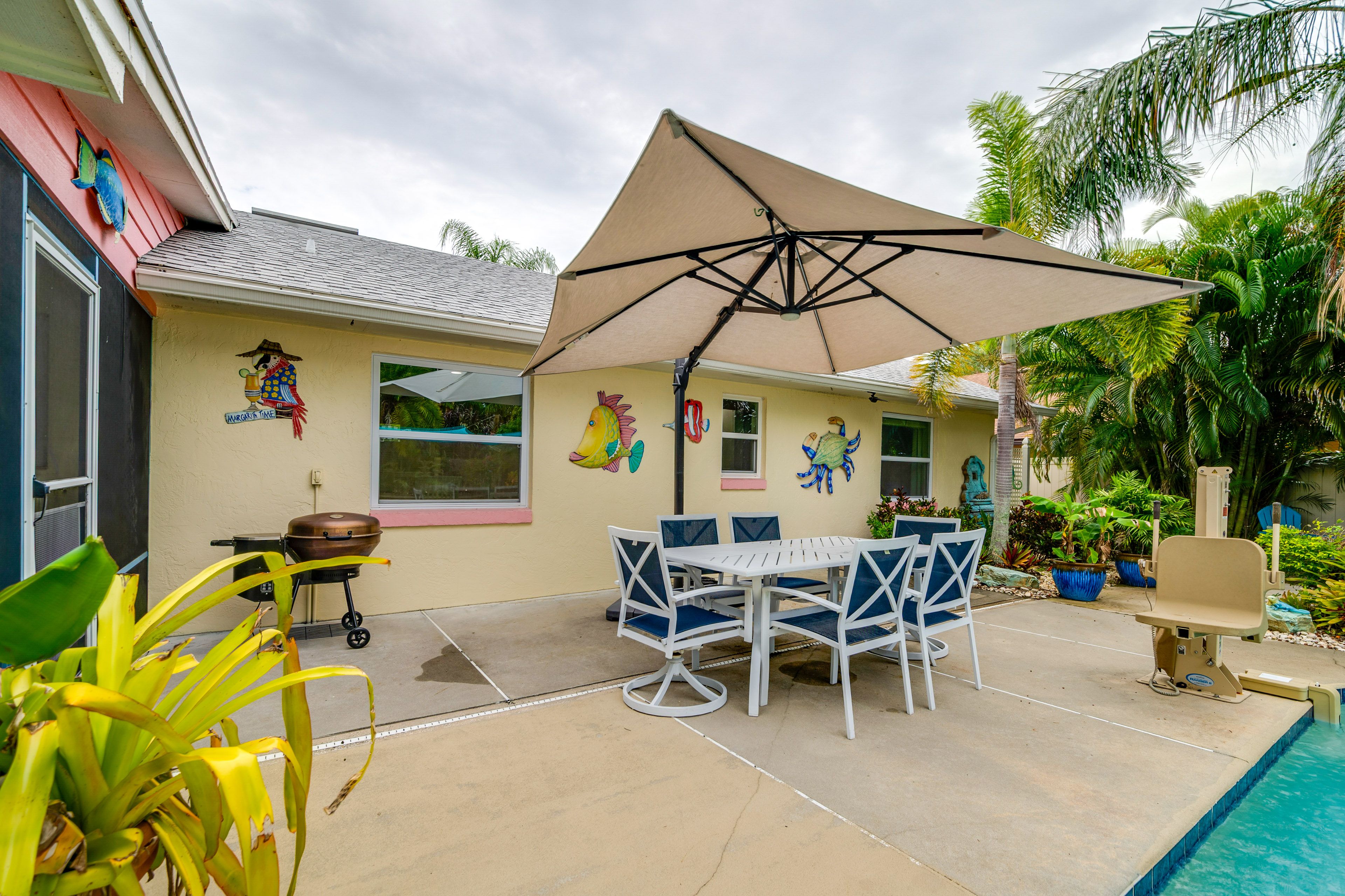Patio | Dining Table | Private Pool | Charcoal Grill | Bar Area