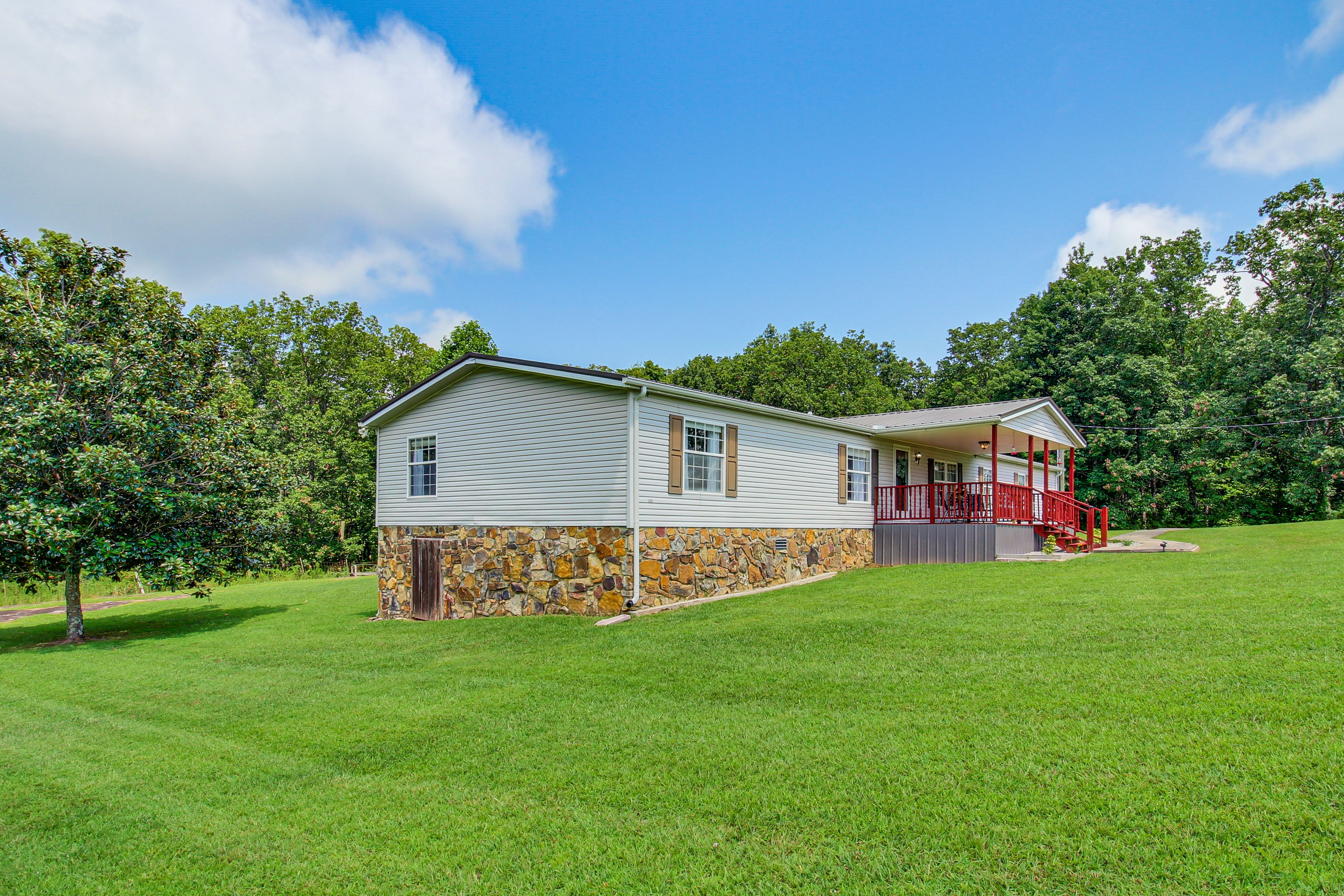 Home Exterior | Yard