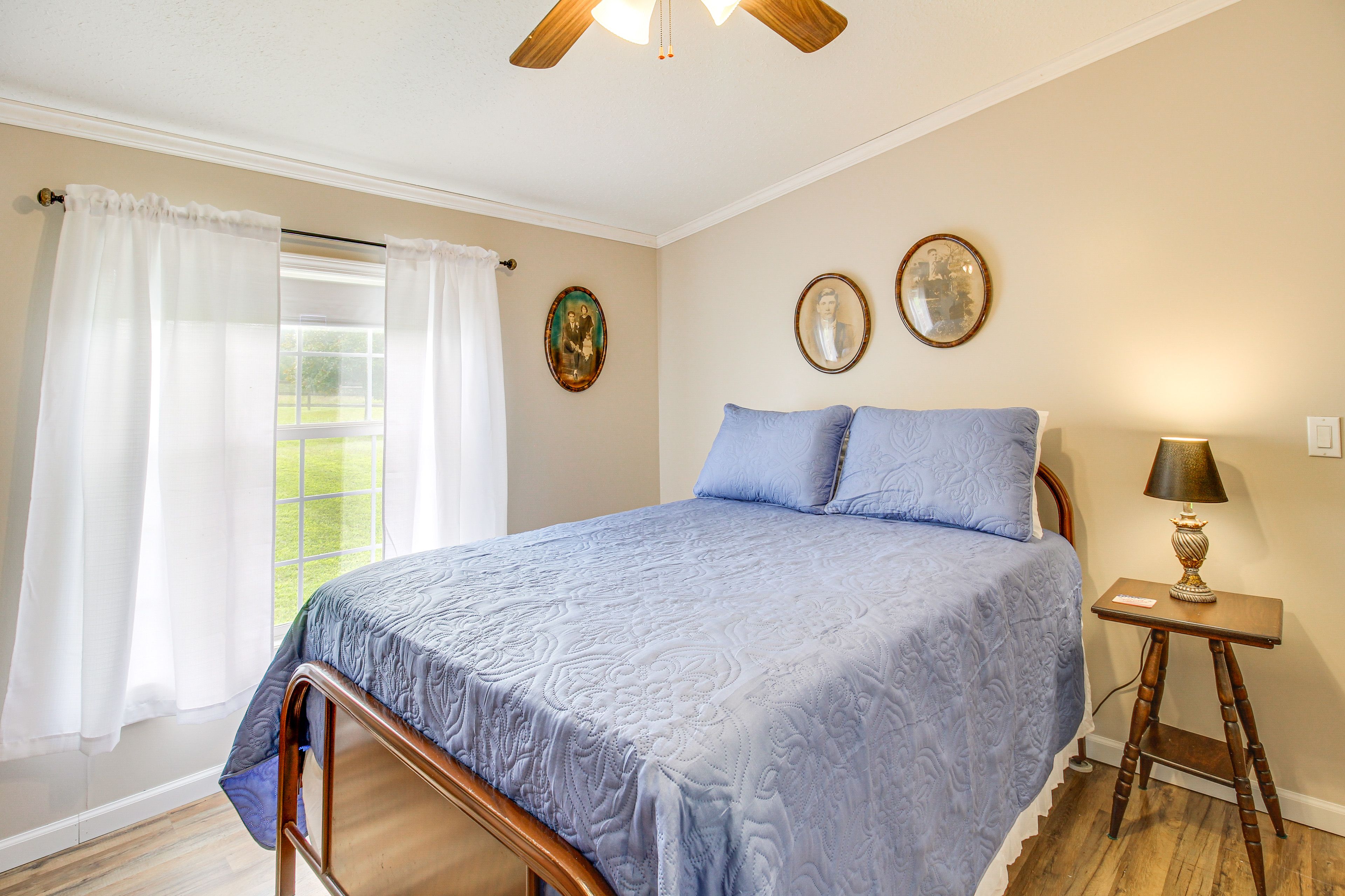 Bedroom 2 | Queen Bed