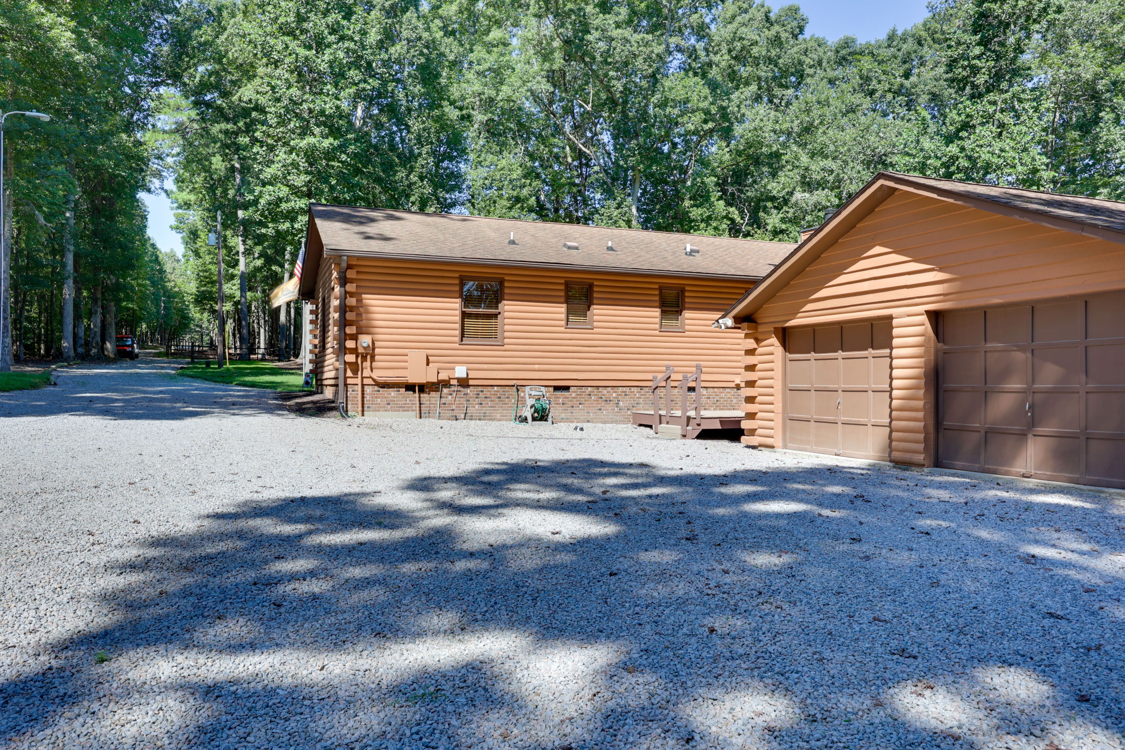 Parking | Shared Driveway (2 Vehicles)