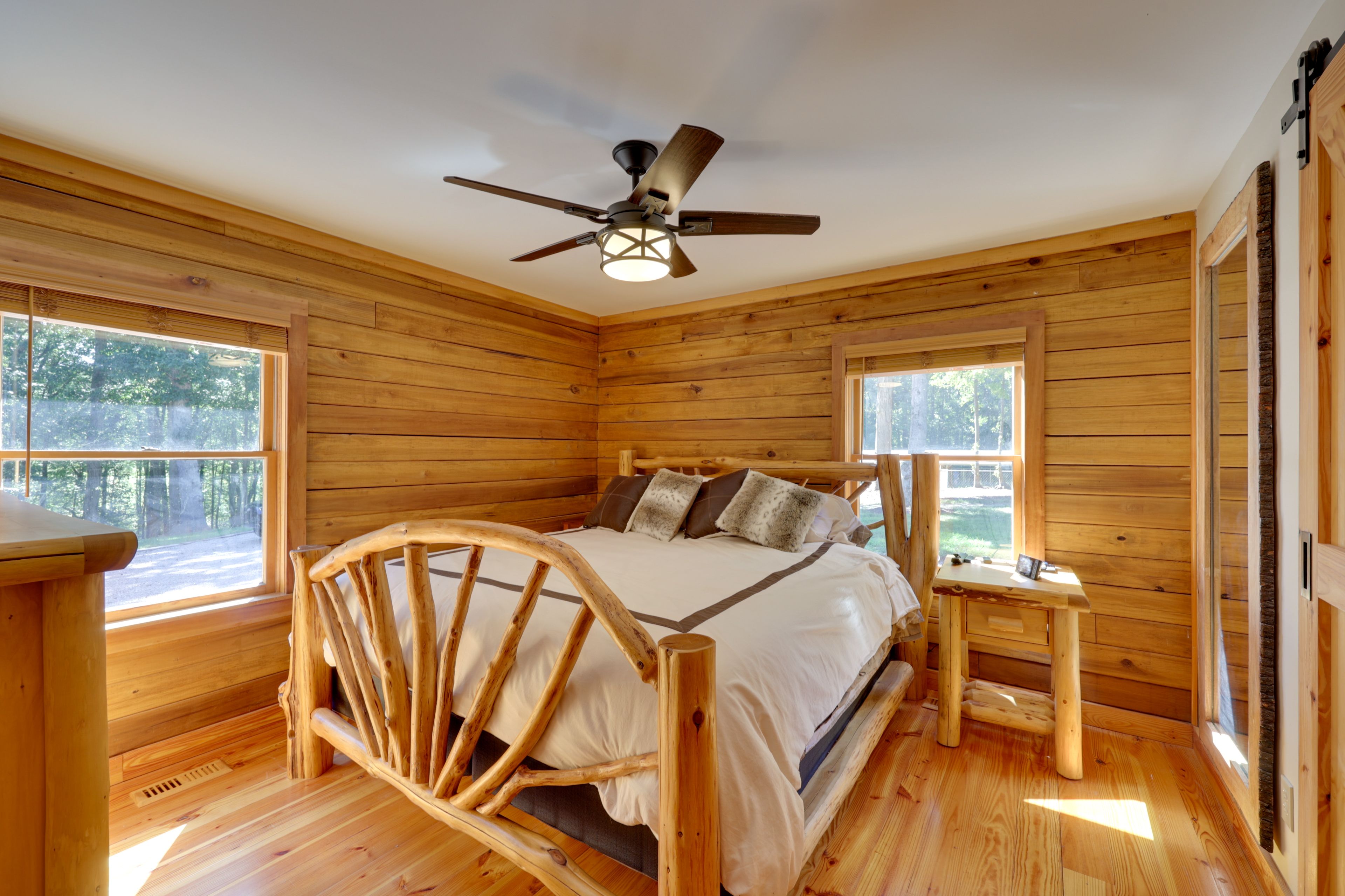 Bedroom 1 | King Bed | Linens