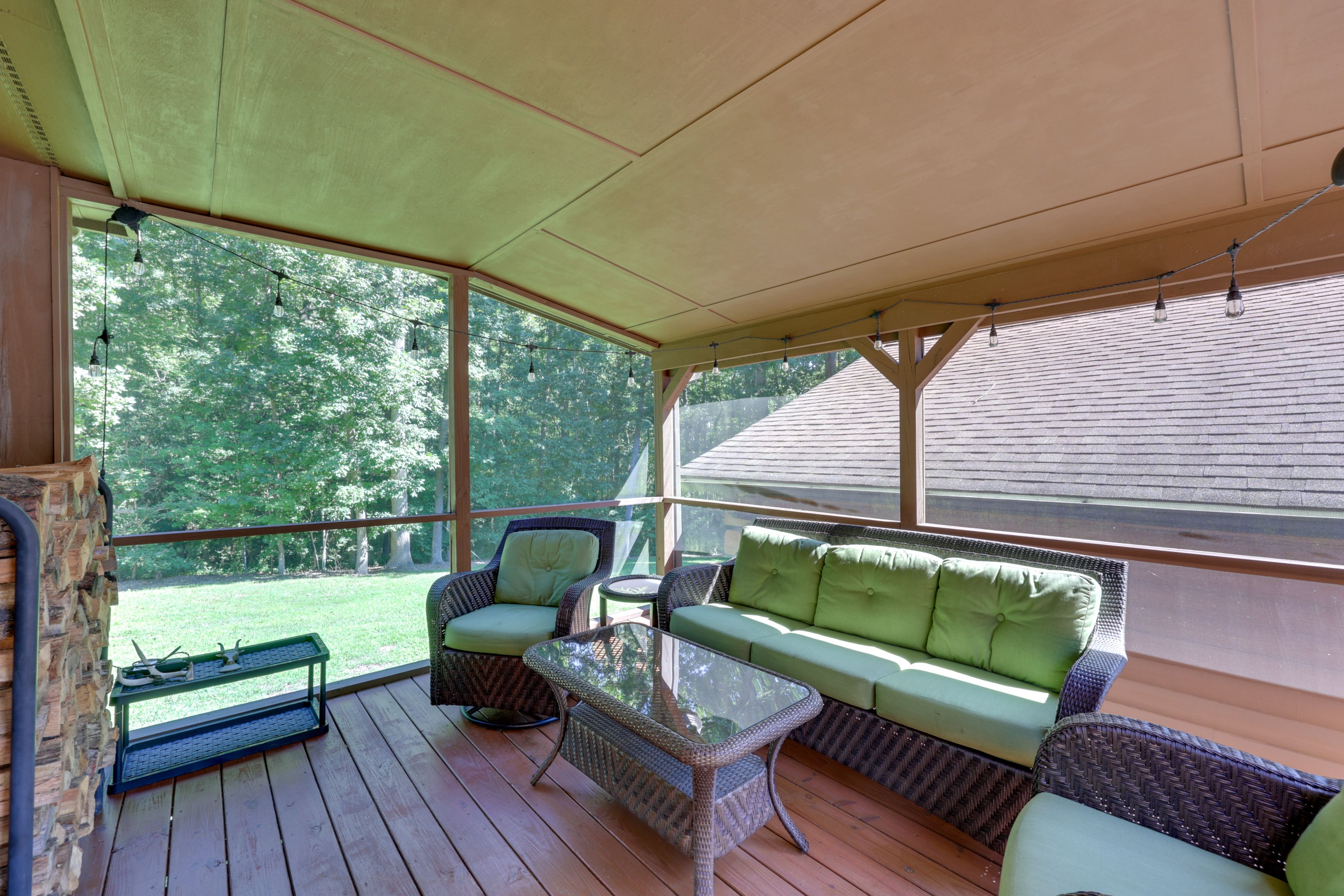 Screened-In Porch