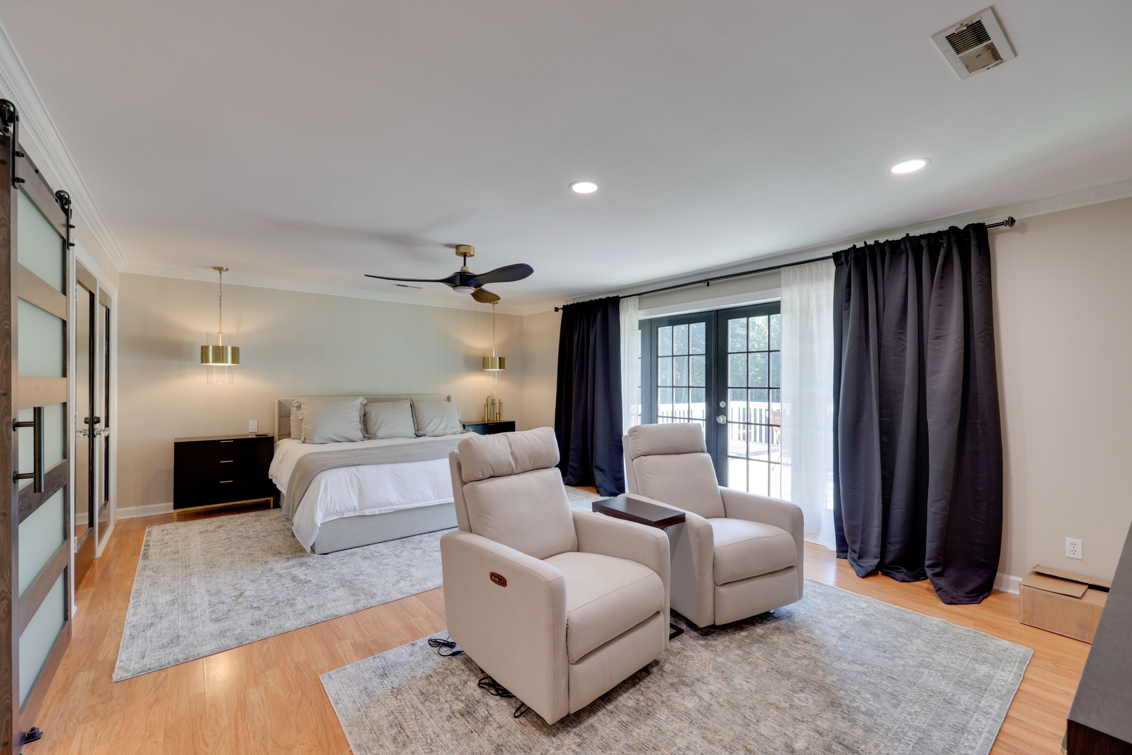 Bedroom 1 | King Bed | Linens