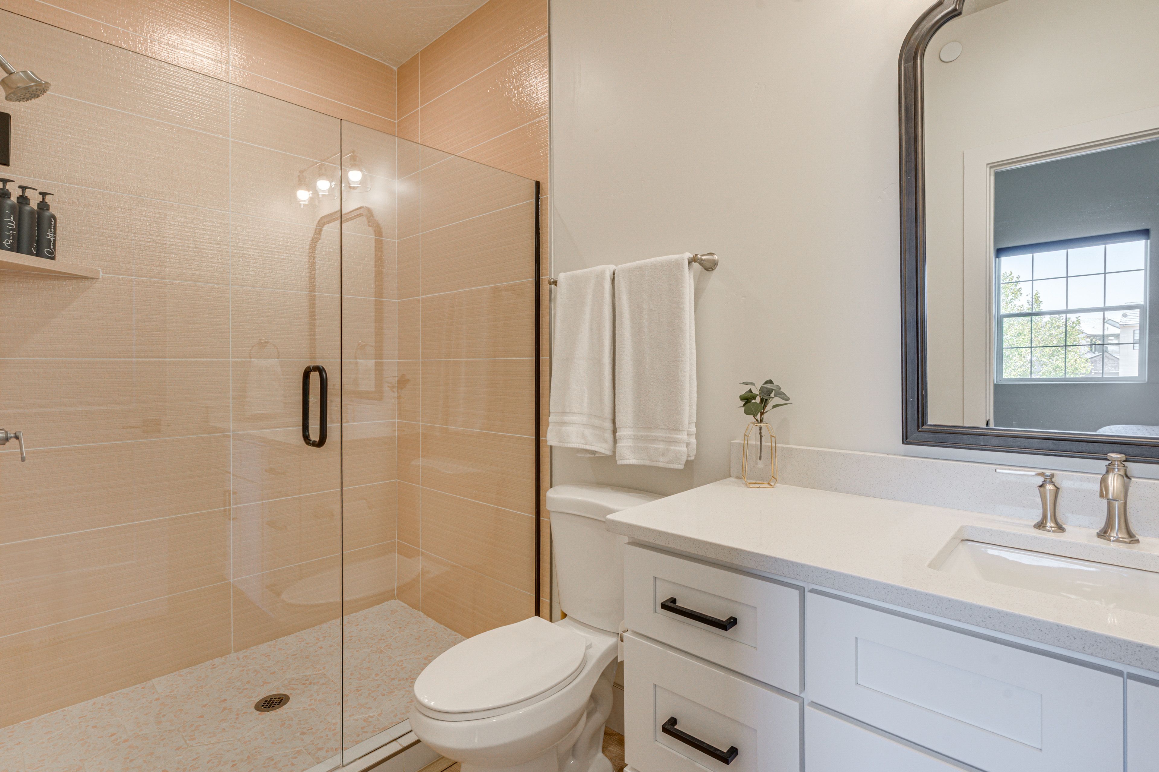 En-Suite Bathroom | 2nd Floor