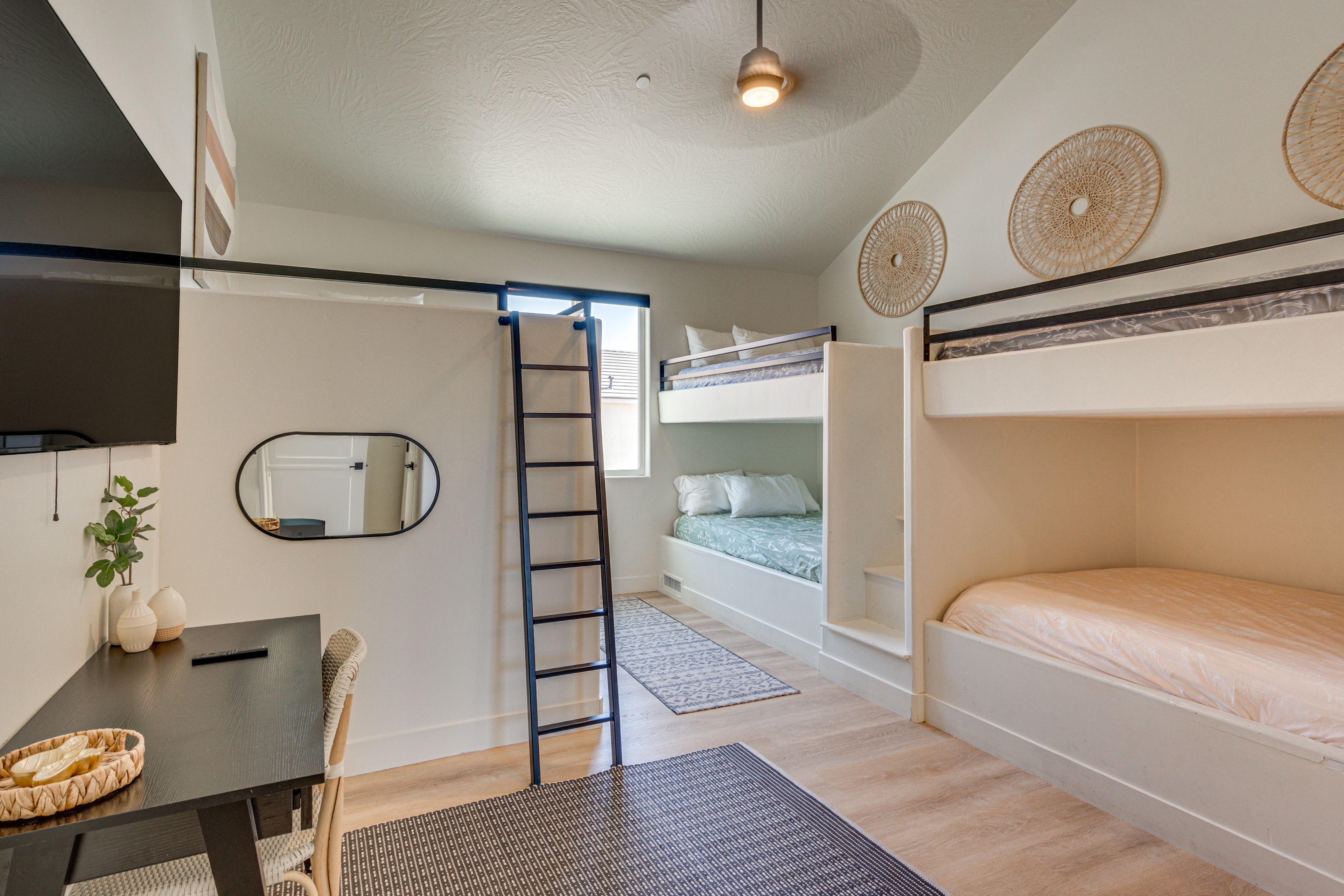 Bedroom 5 | 3 Queen Bunk Beds | 2nd Floor