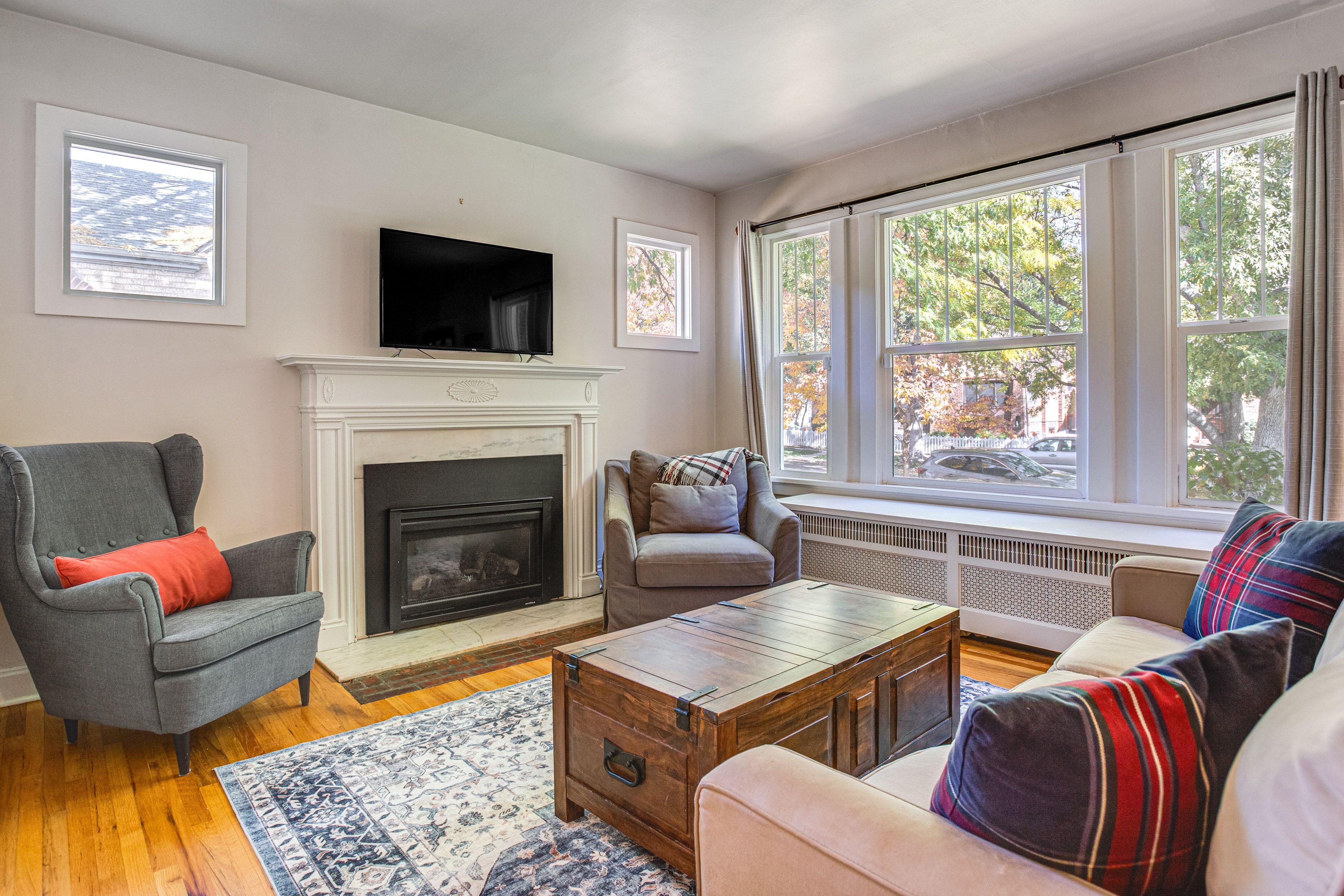 Living Room | Main Level | Gas Fireplace