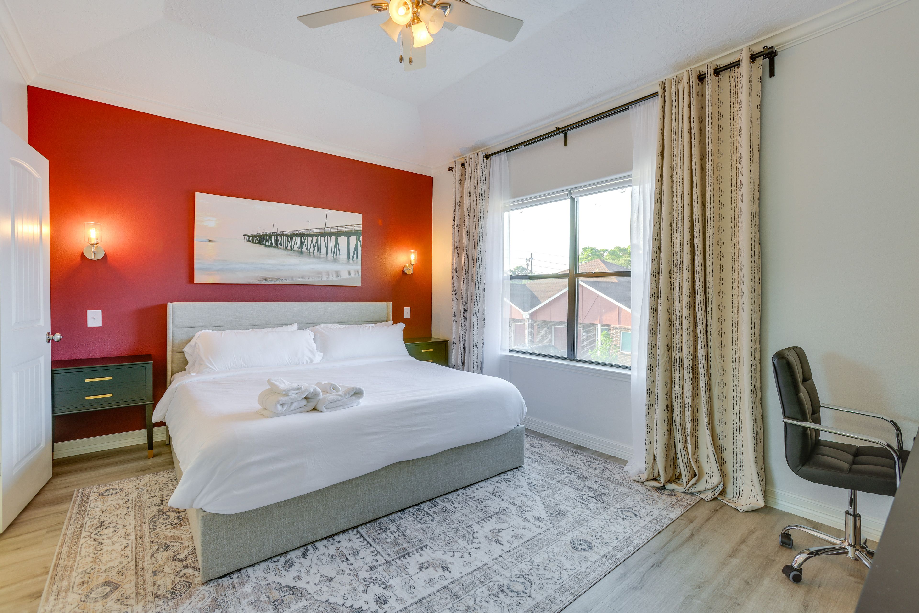 Bedroom 1 | King Bed | Linens | 2nd Floor