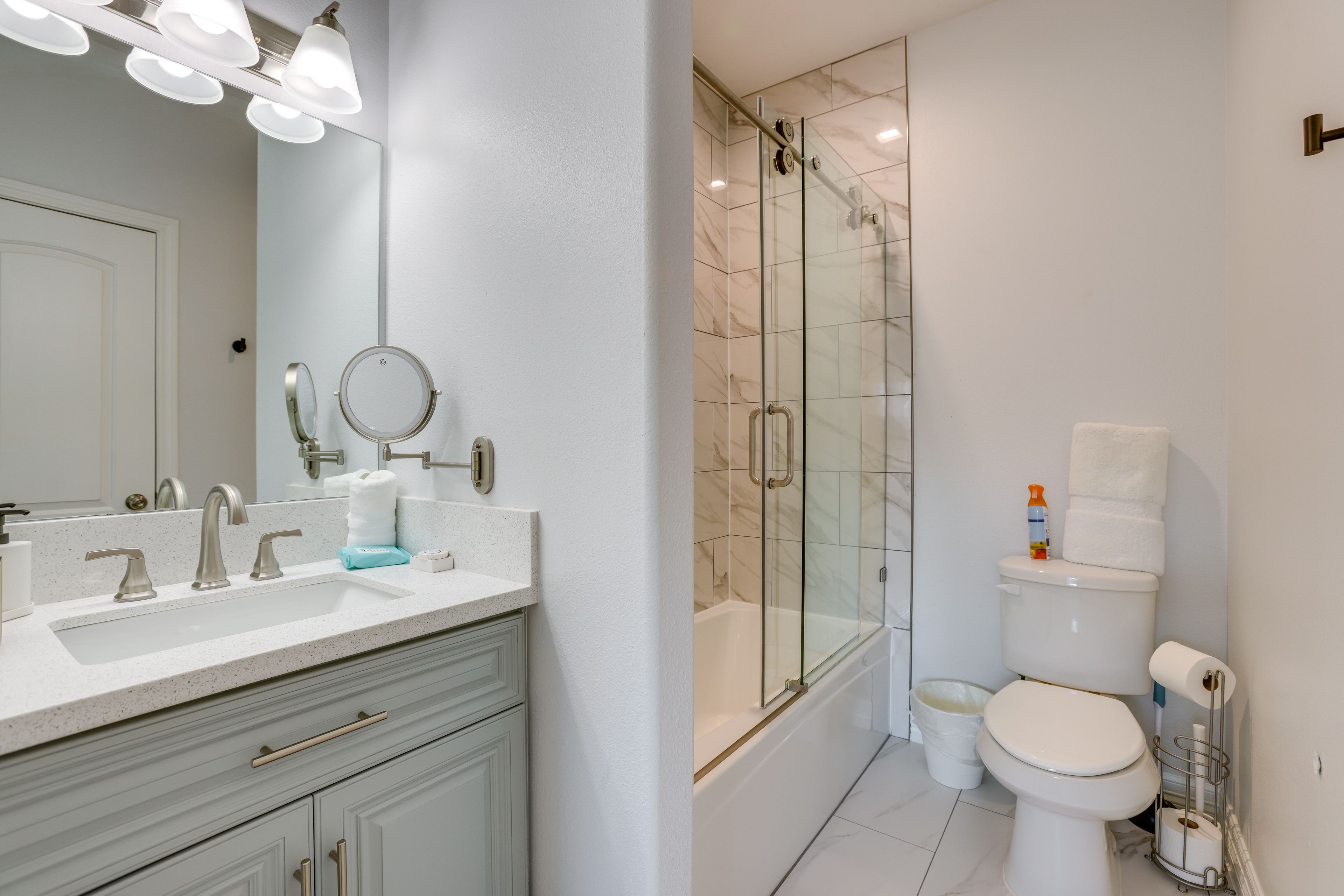 Full Bath | Towels | Hair Dryer | 2nd Floor