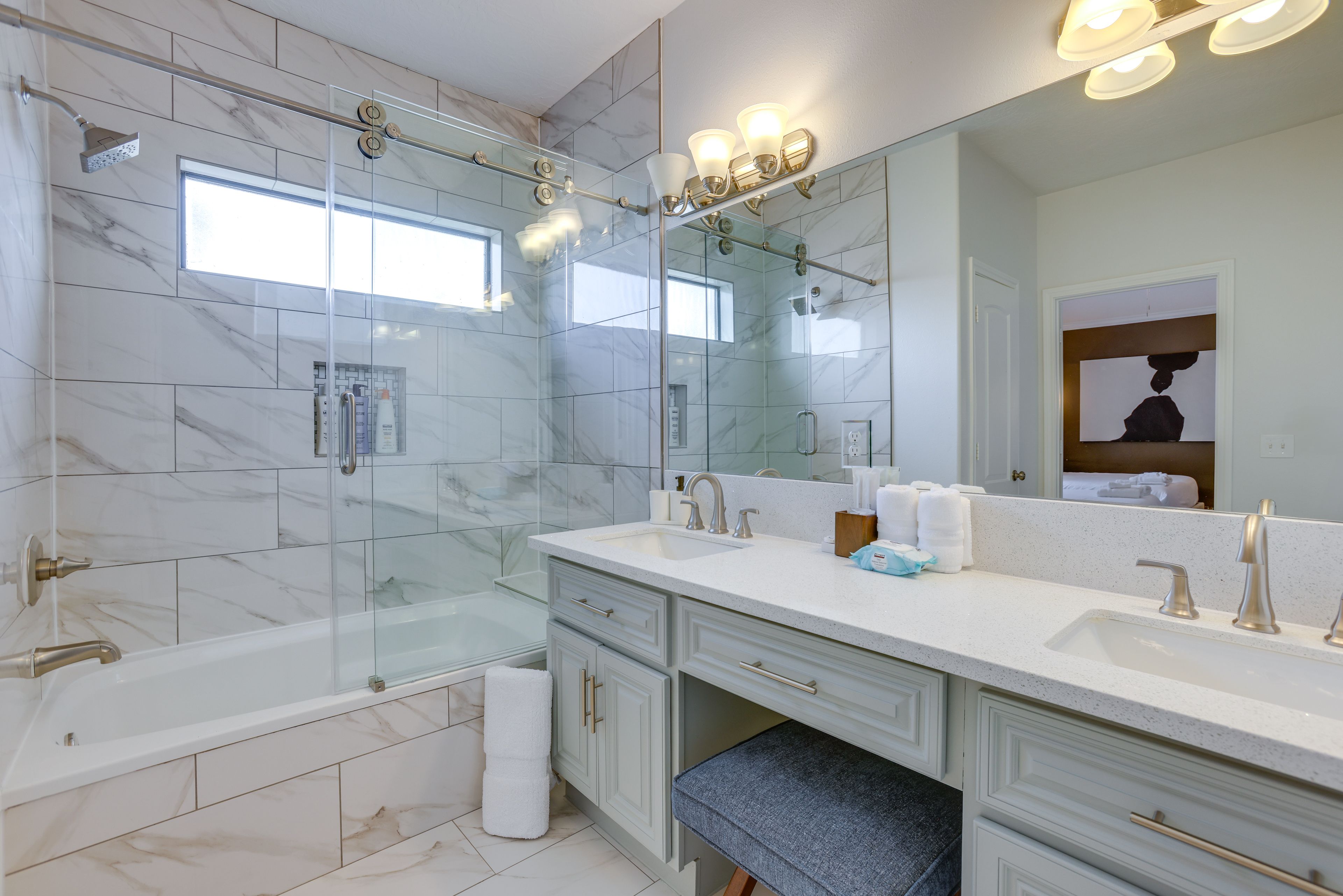 Full Bath | 2nd Floor