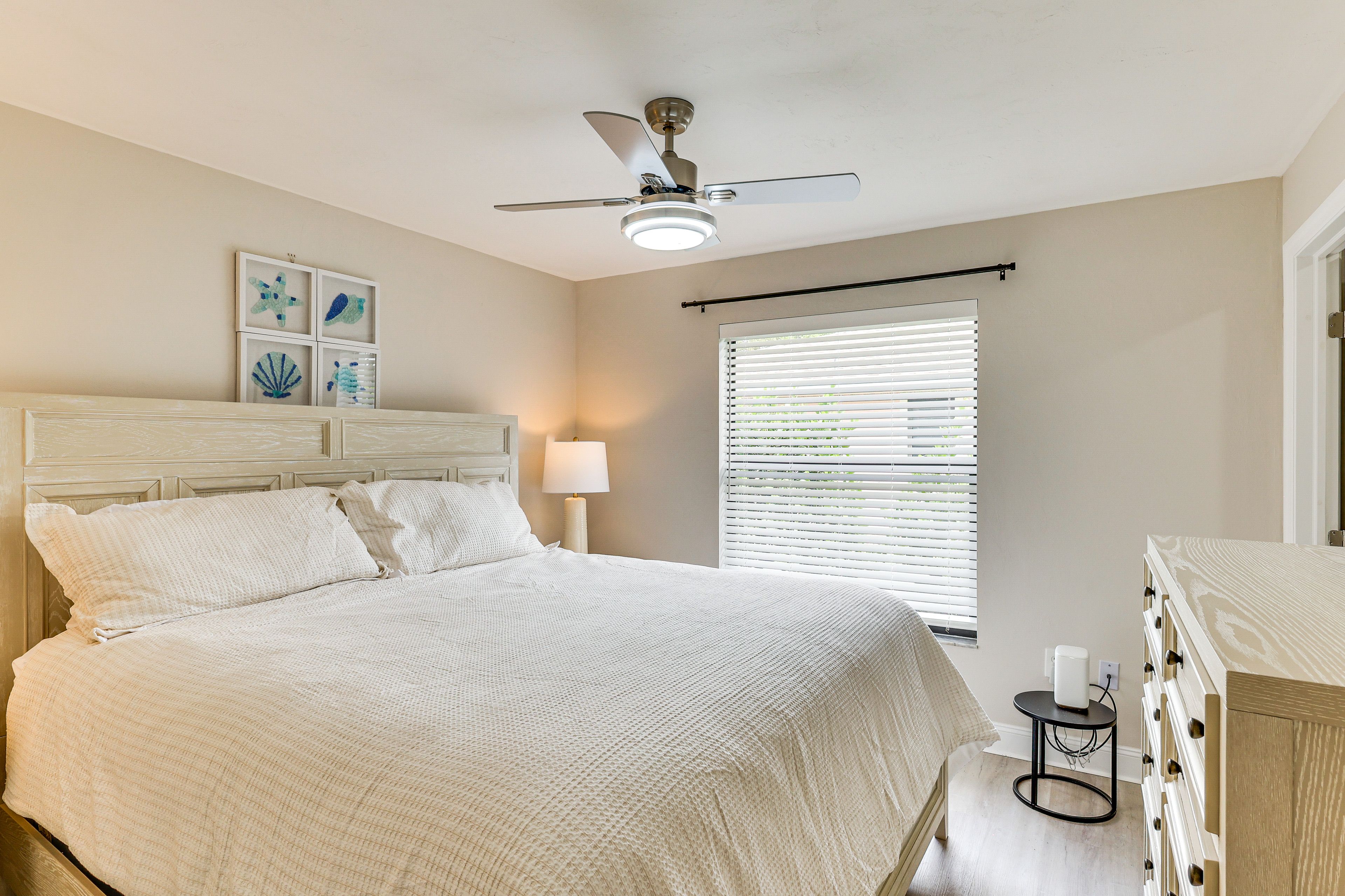 Bedroom 2 | King Bed