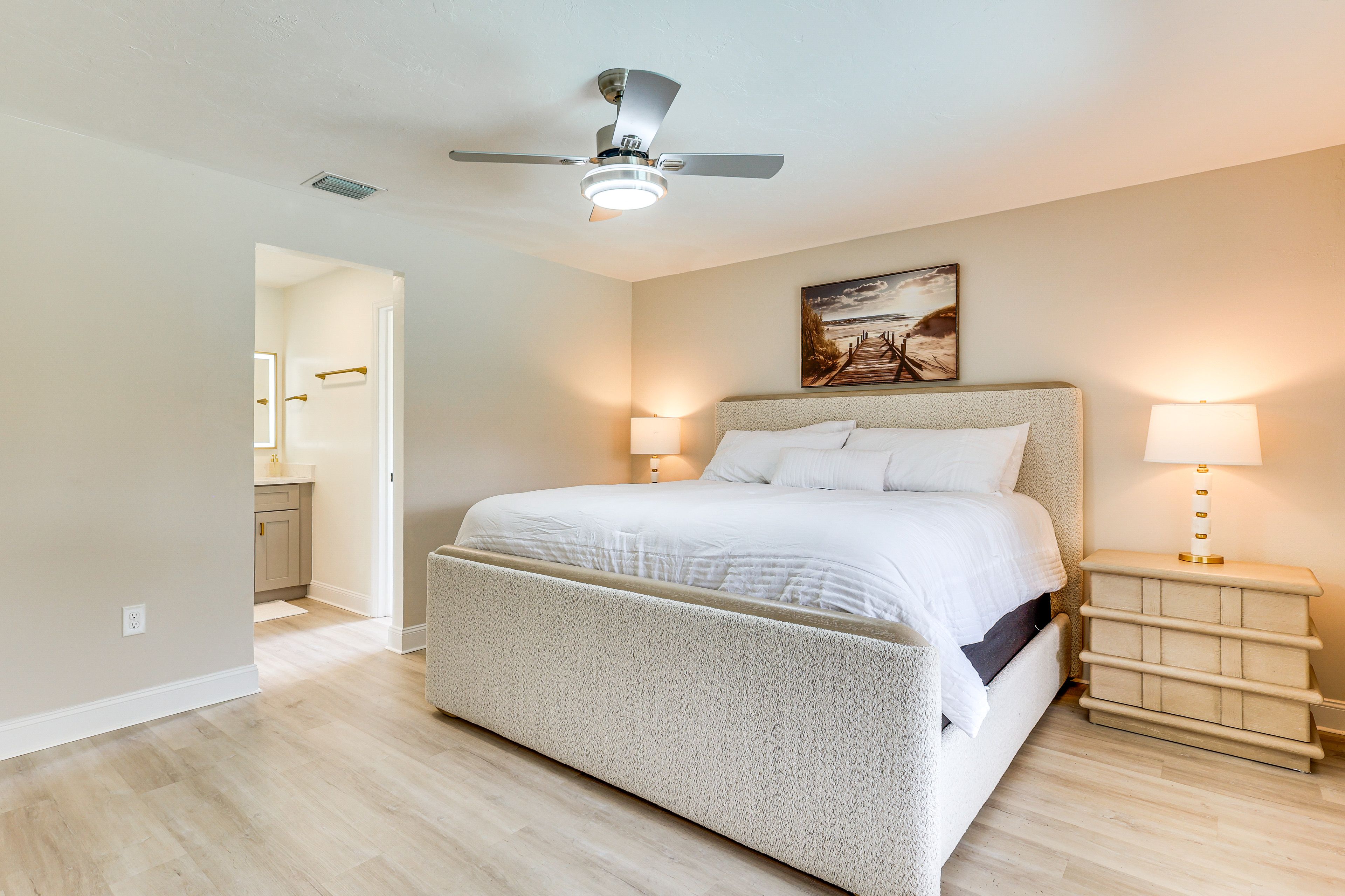 Bedroom 1 | King Bed