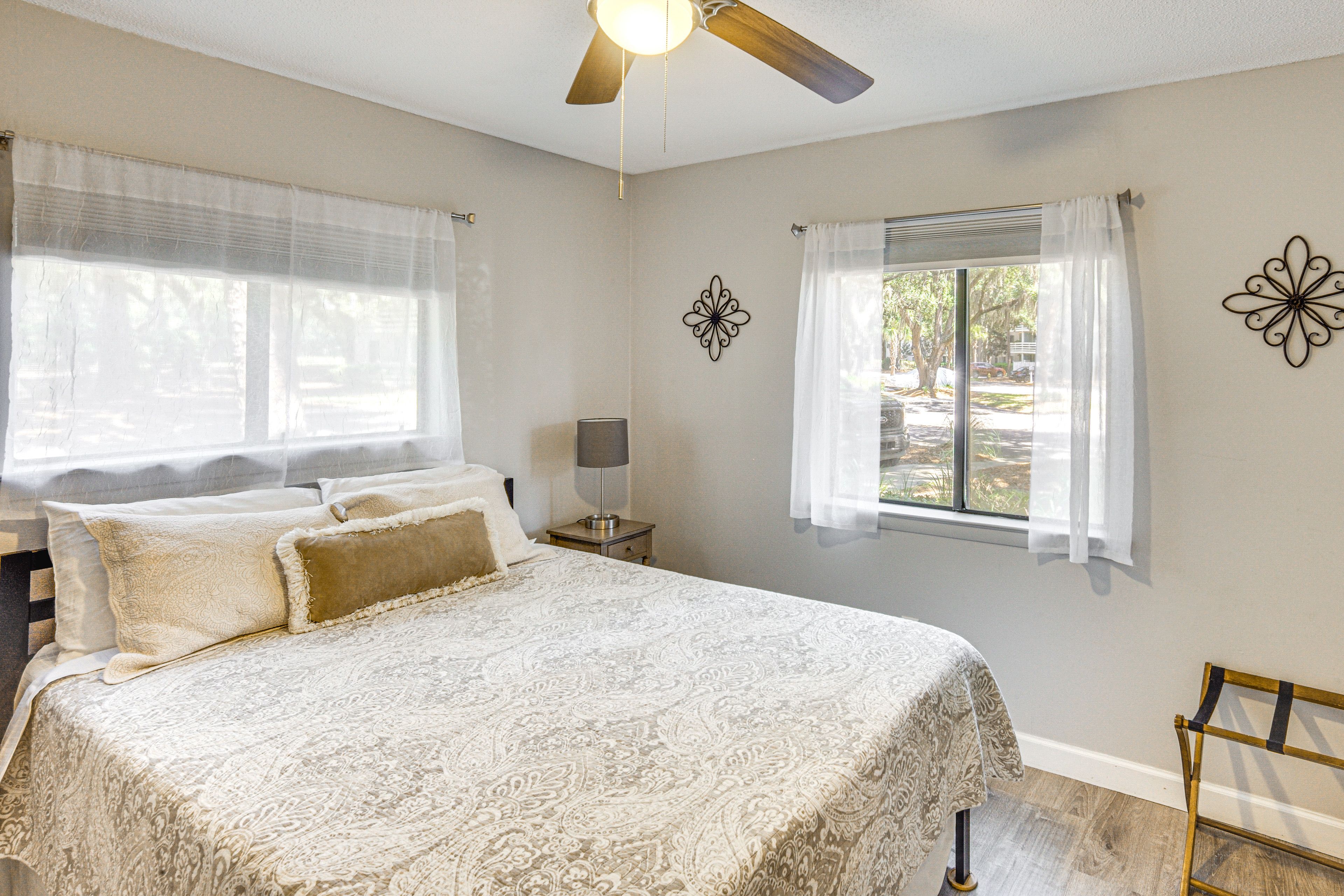 Bedroom 1 | Queen Bed | Linens Provided | Smart TV