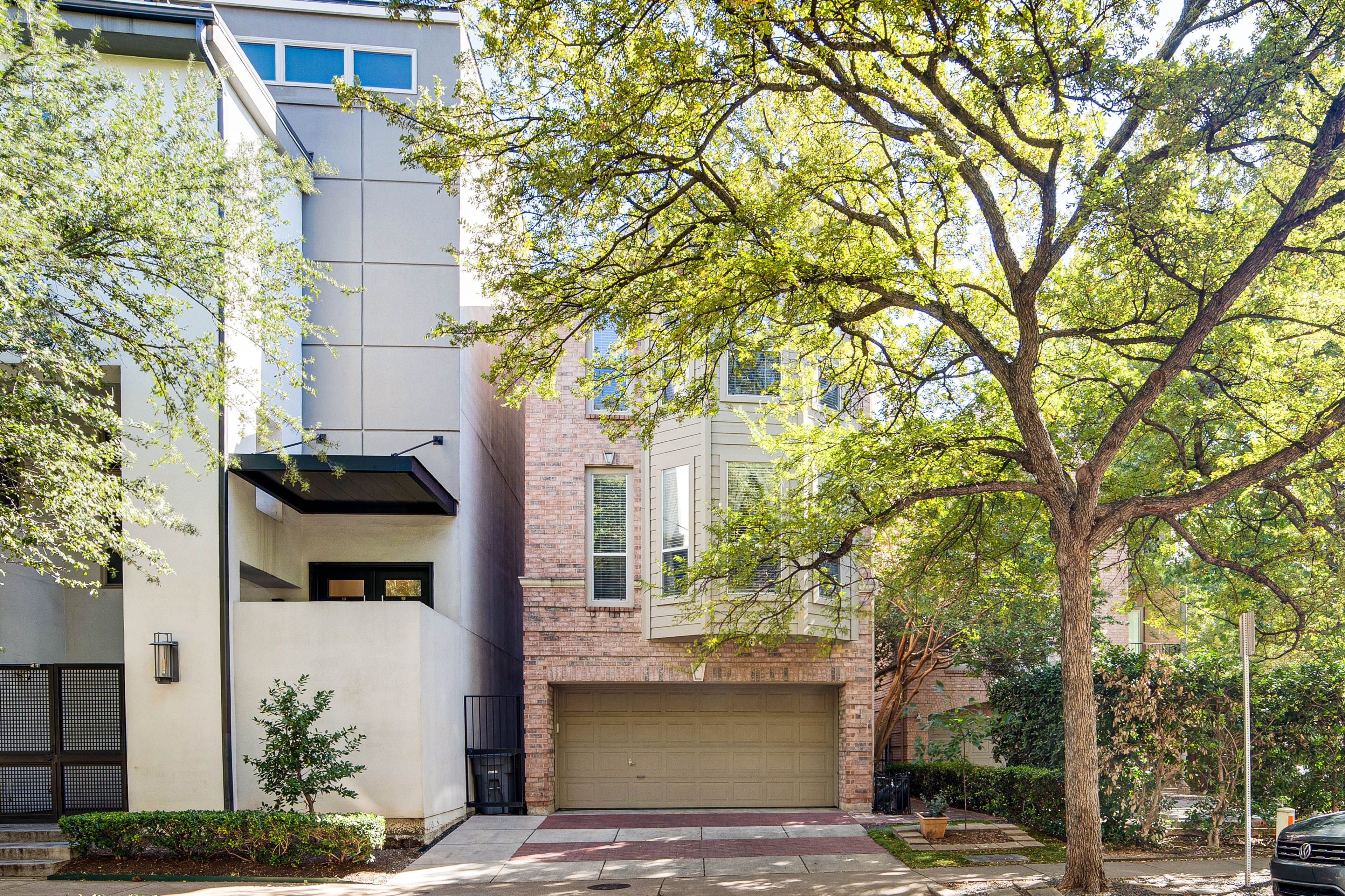 Parking | Garage (2 Vehicles) | Driveway (2 Vehicles)