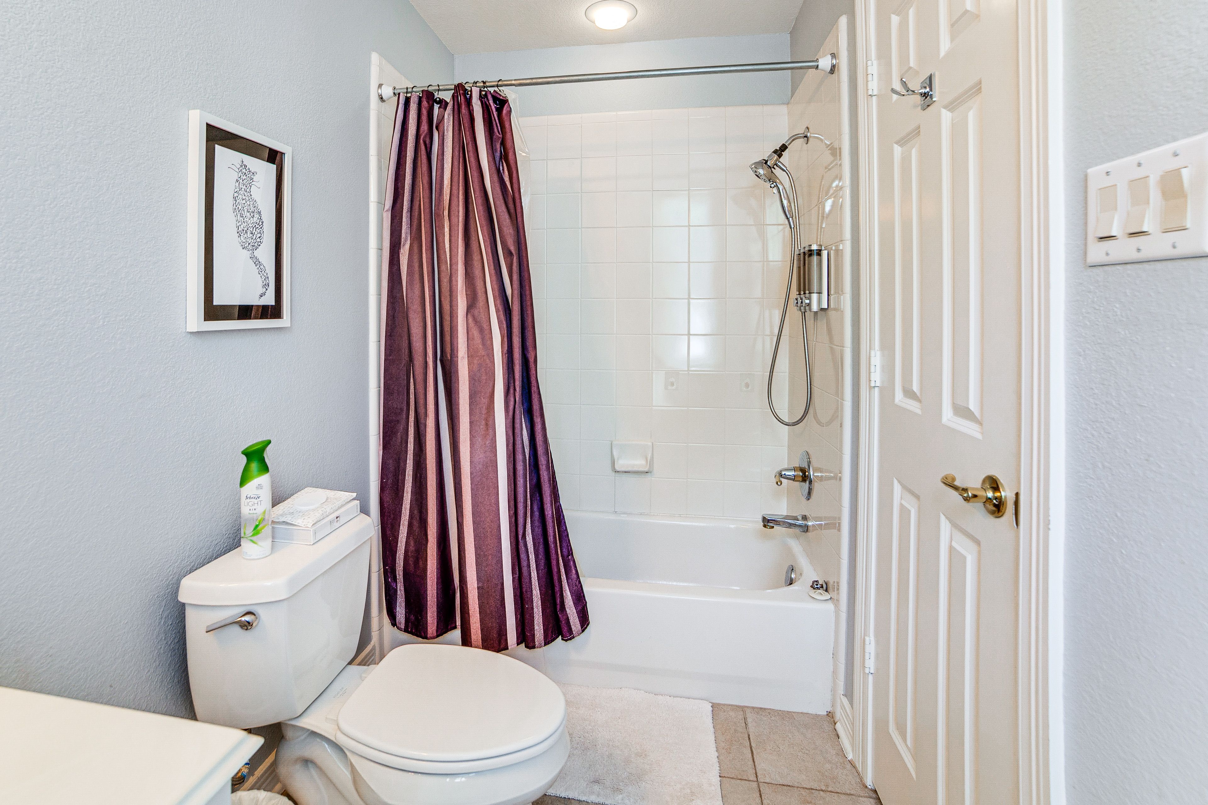 Full Bathroom | 2nd Floor