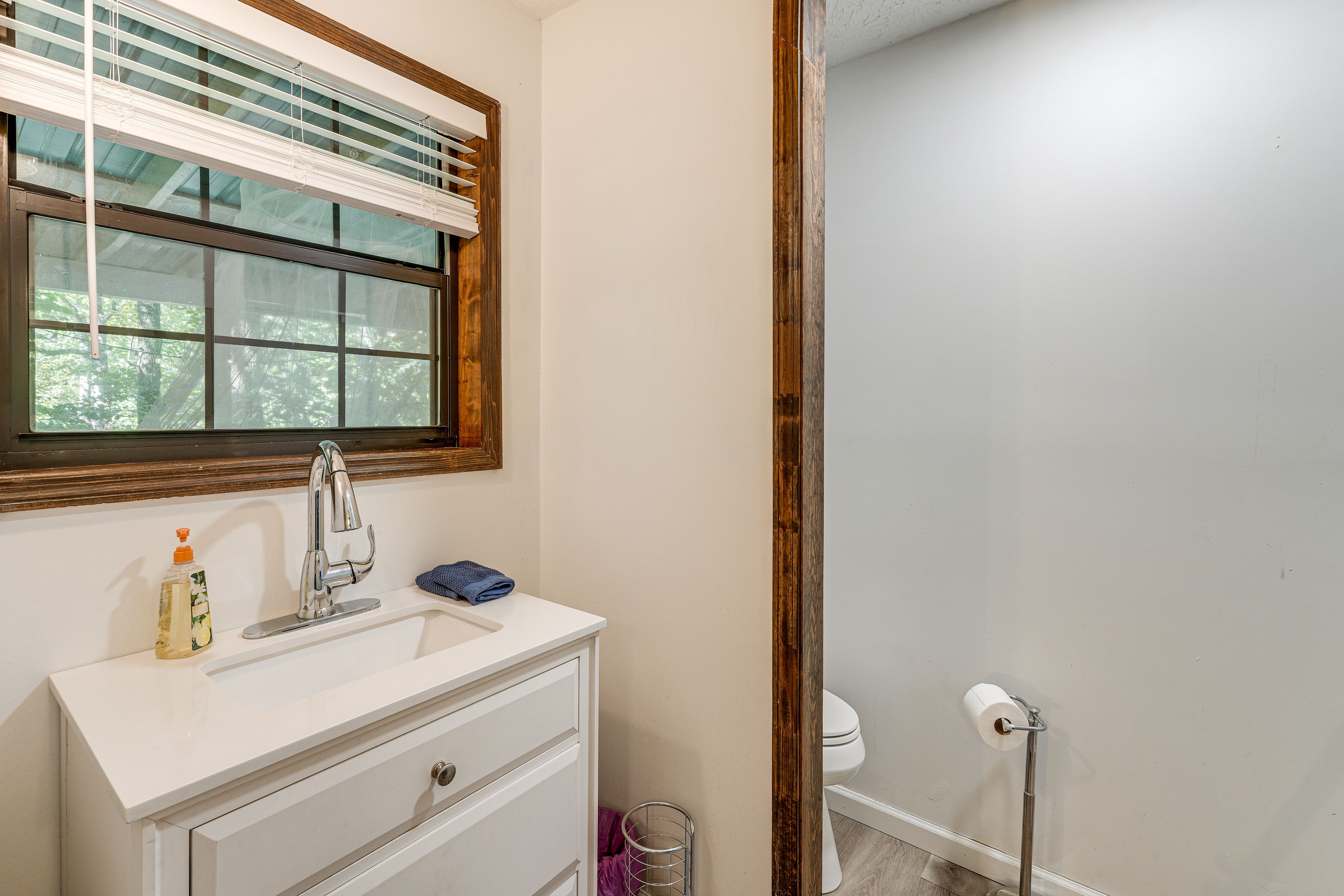 Bathroom | 2nd Floor