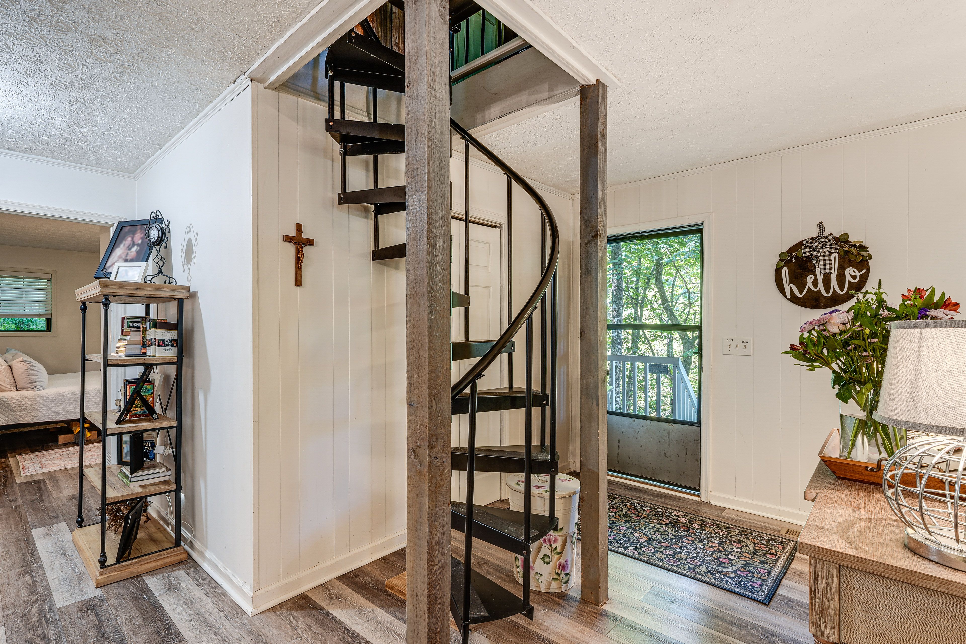 Spiral Staircase | 1st Floor