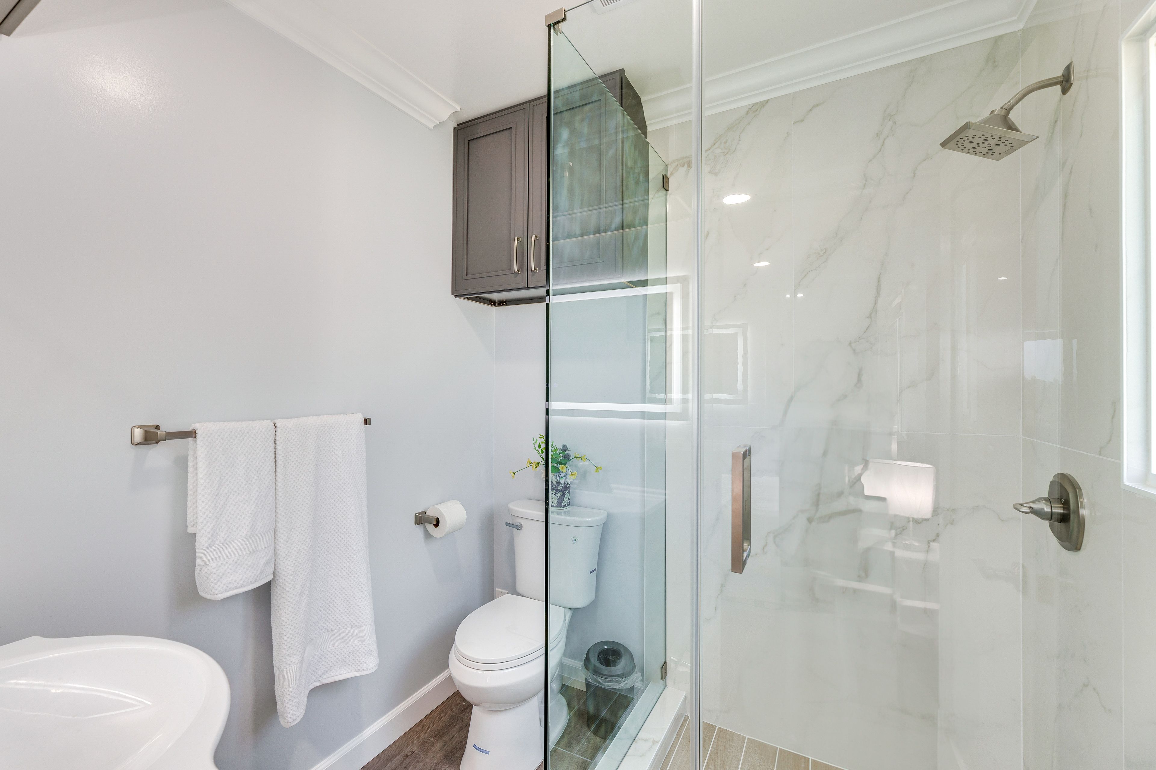 Full Bathroom | 2nd Floor