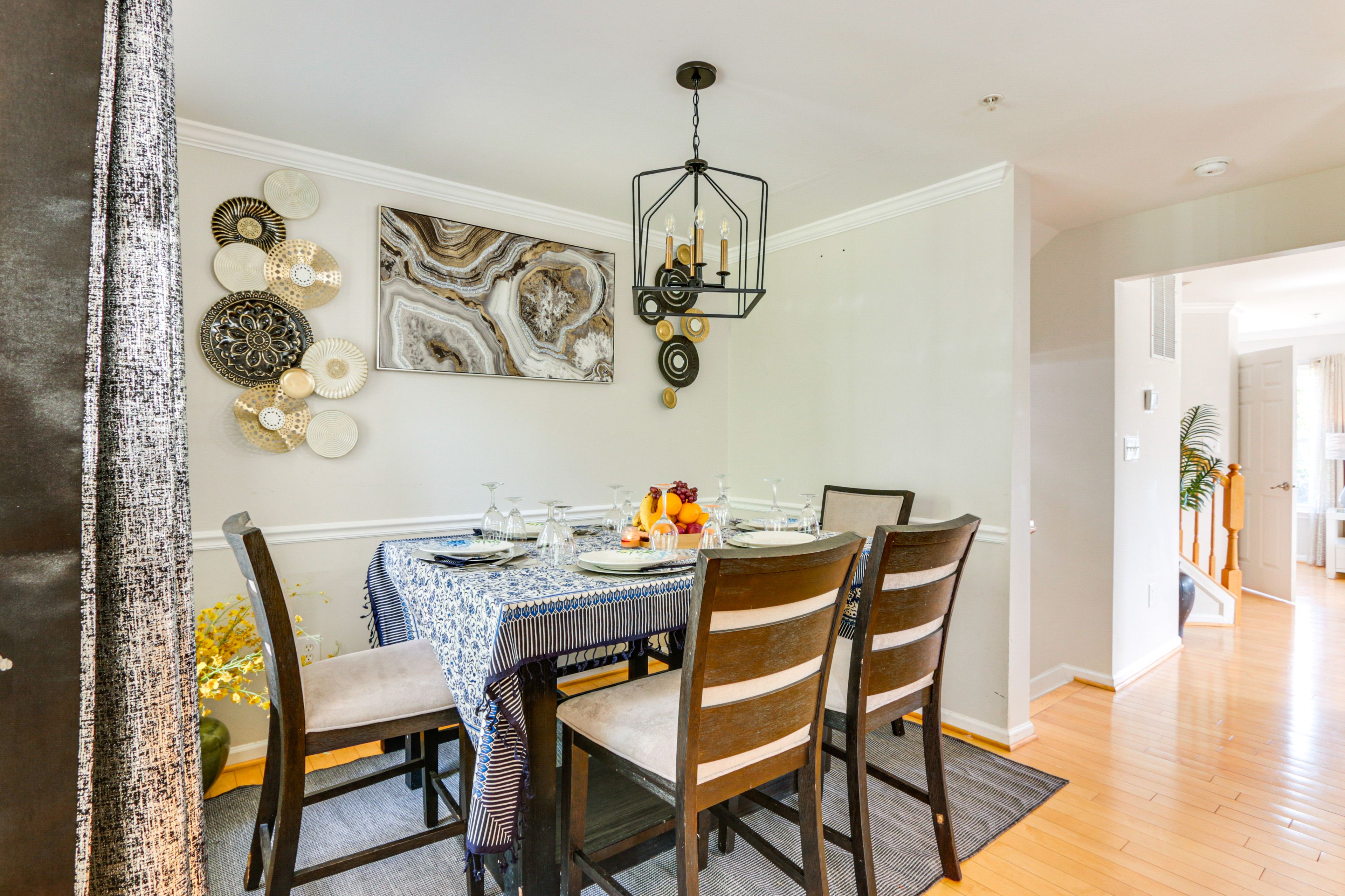 Dining Area | Dishware & Flatware | Main Floor