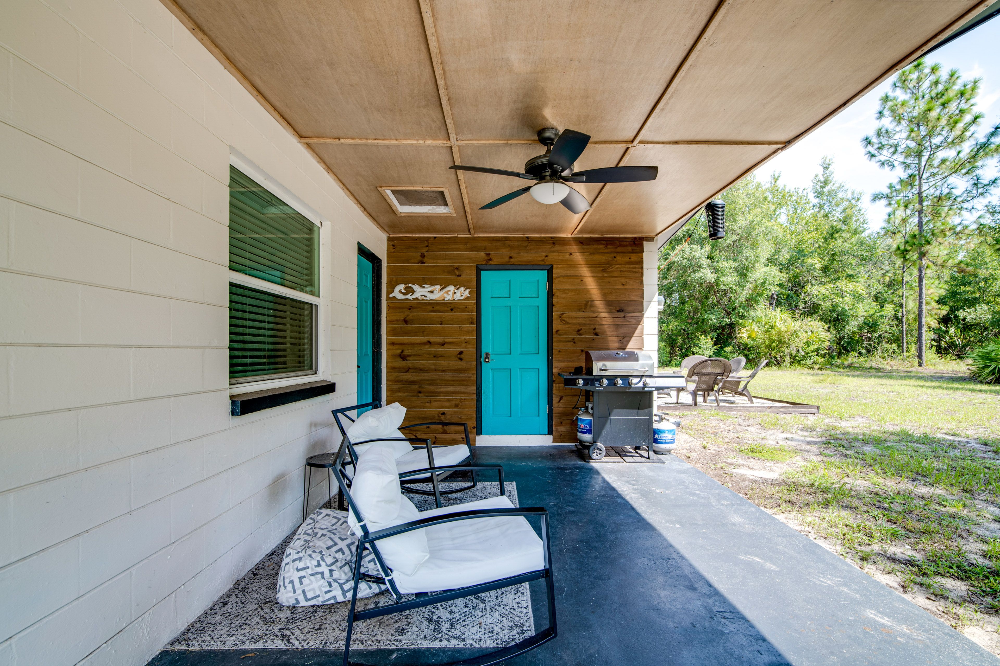 Covered Porch | Gas Grill