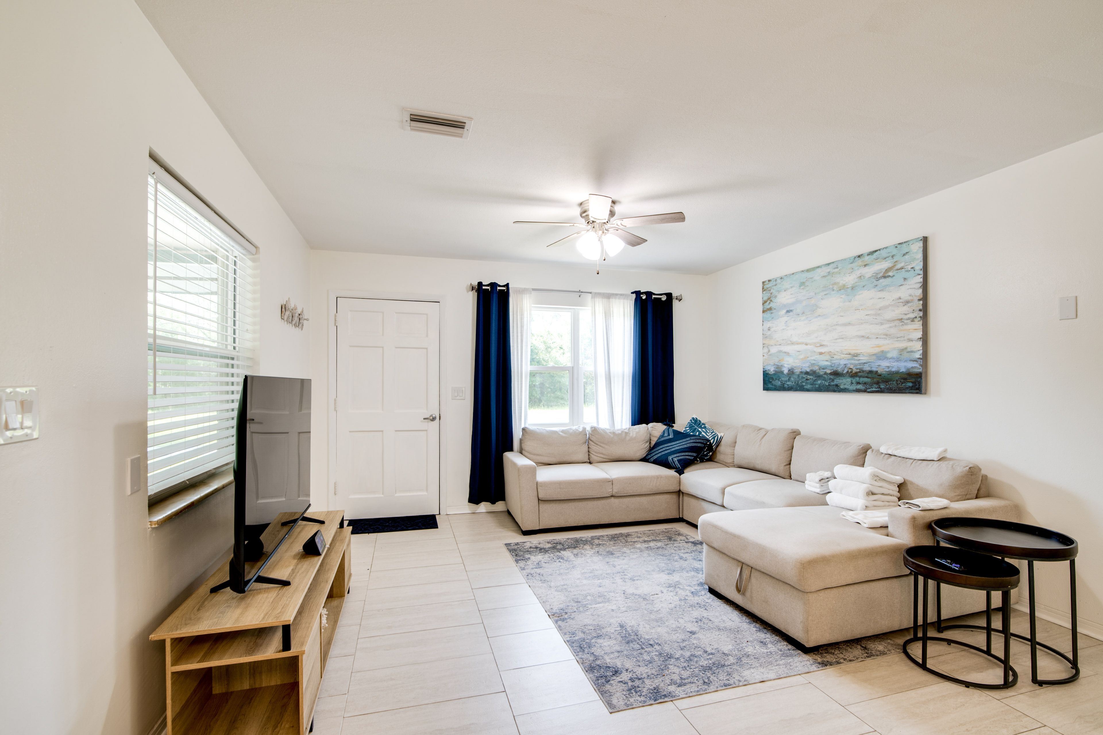 Living Room | Queen Sleeper Sofa