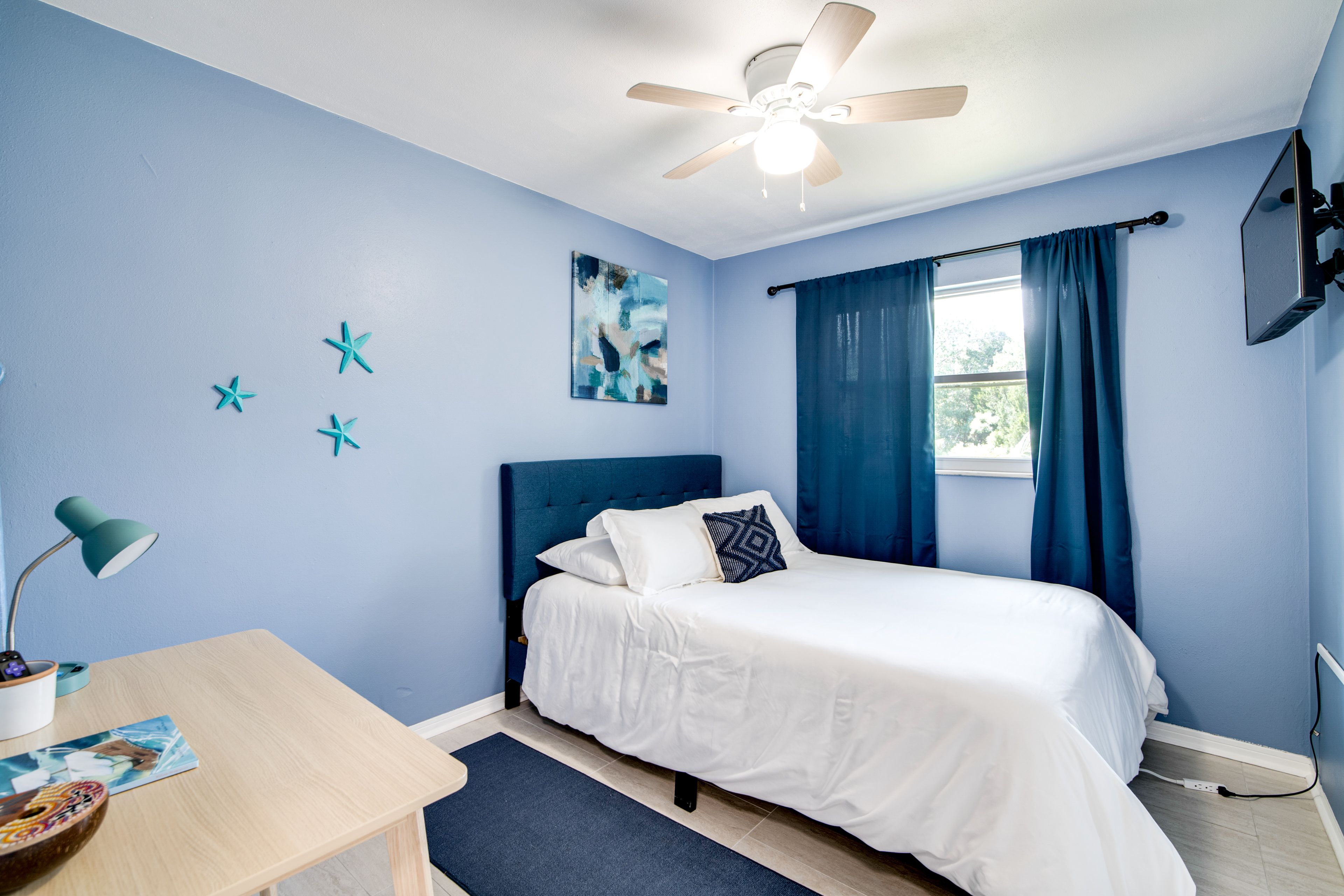 Bedroom 1 | Queen Bed | Linens