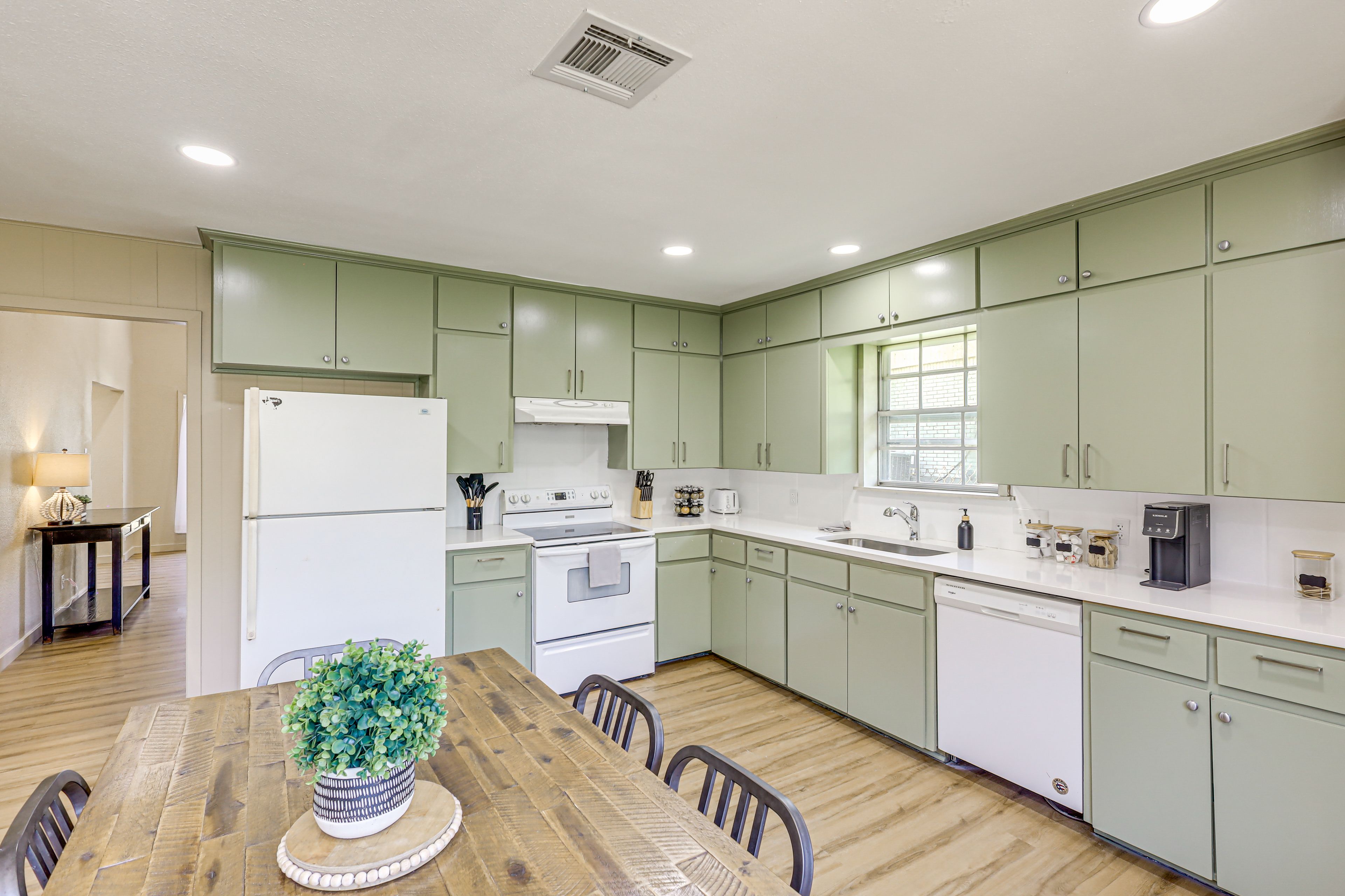 Kitchen | Cooking Basics | Keurig Coffee Maker | Spices | Toaster
