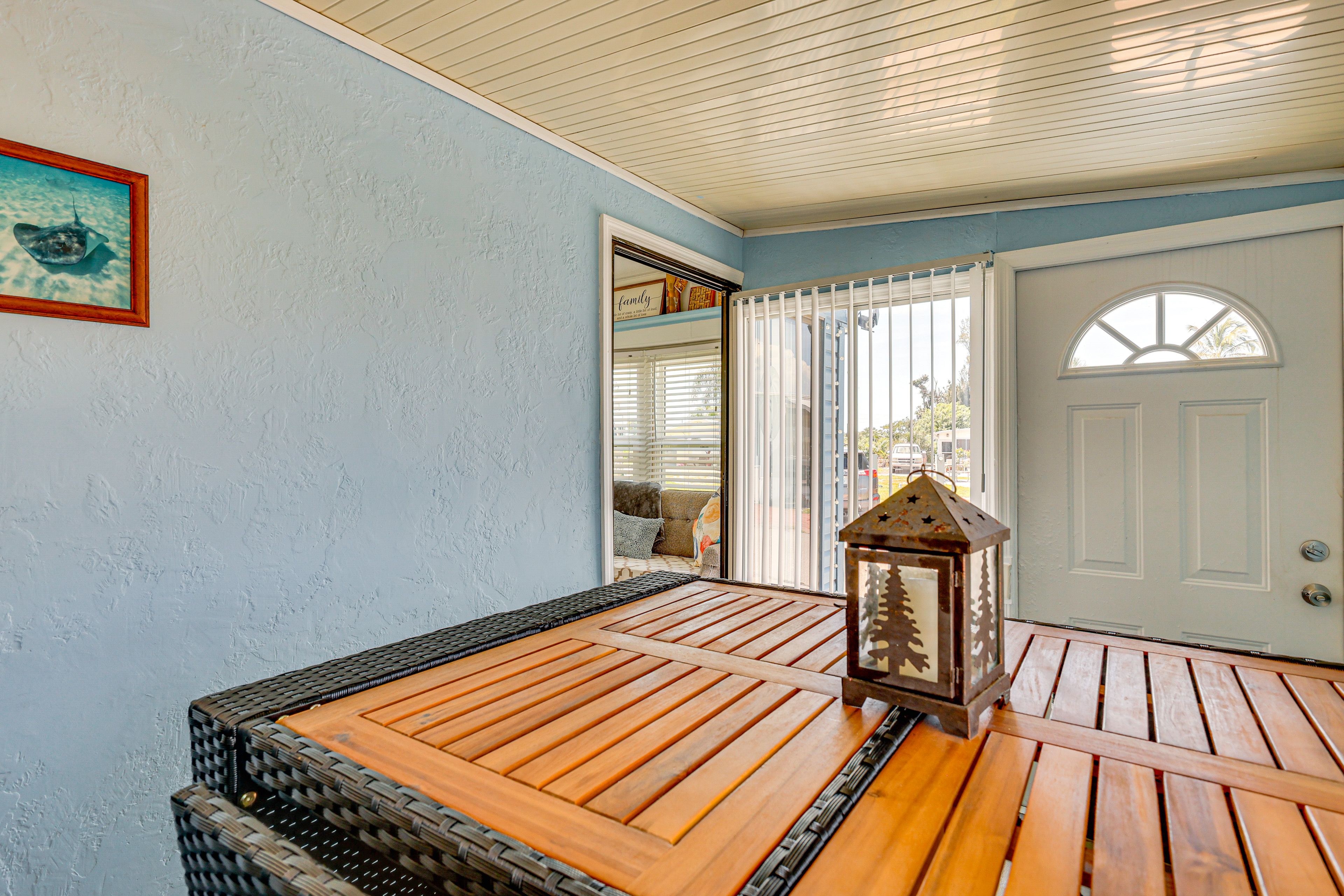 Front Entryway | Dining Area