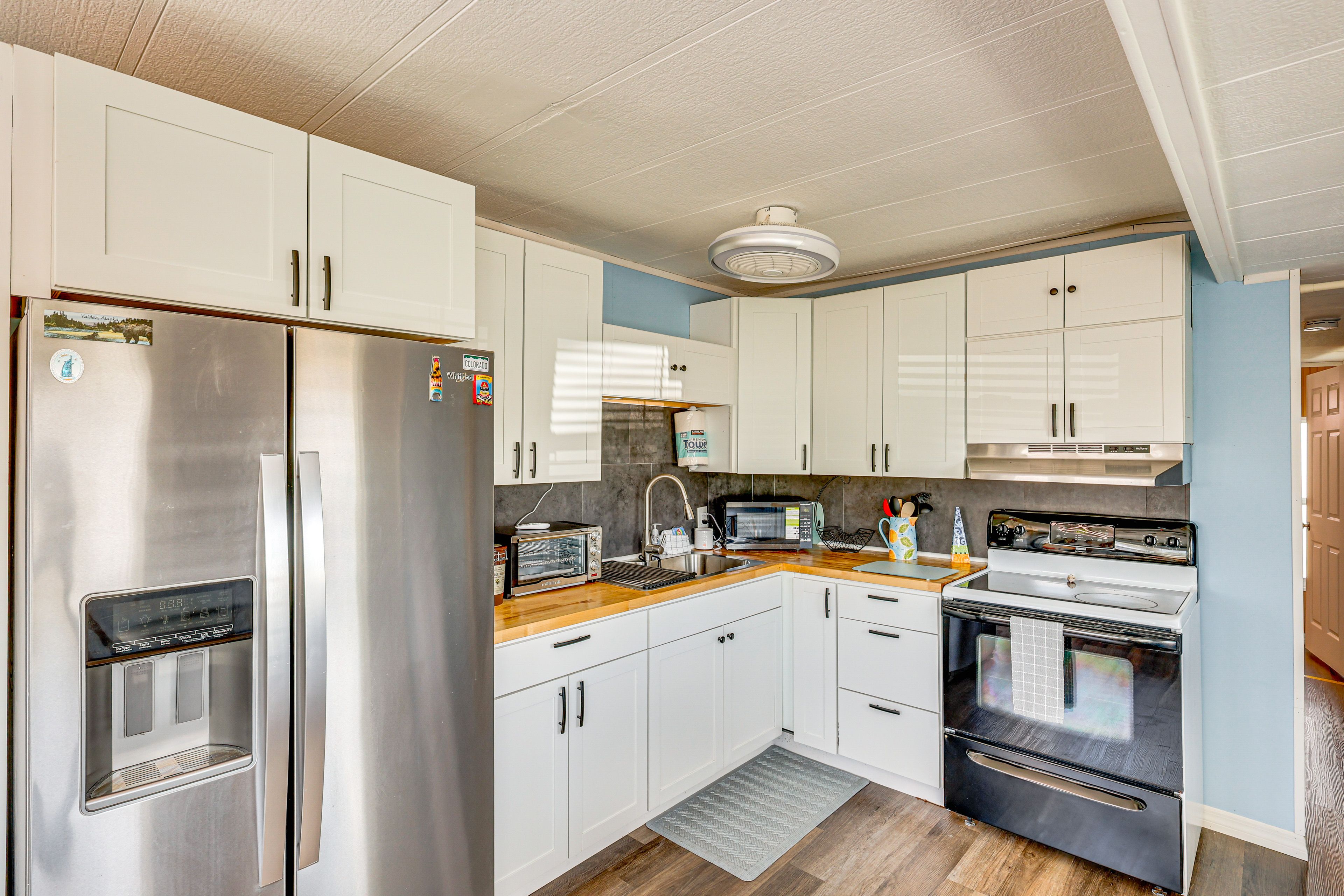 Kitchen | Toaster Oven | Microwave | Drip Coffee Pot