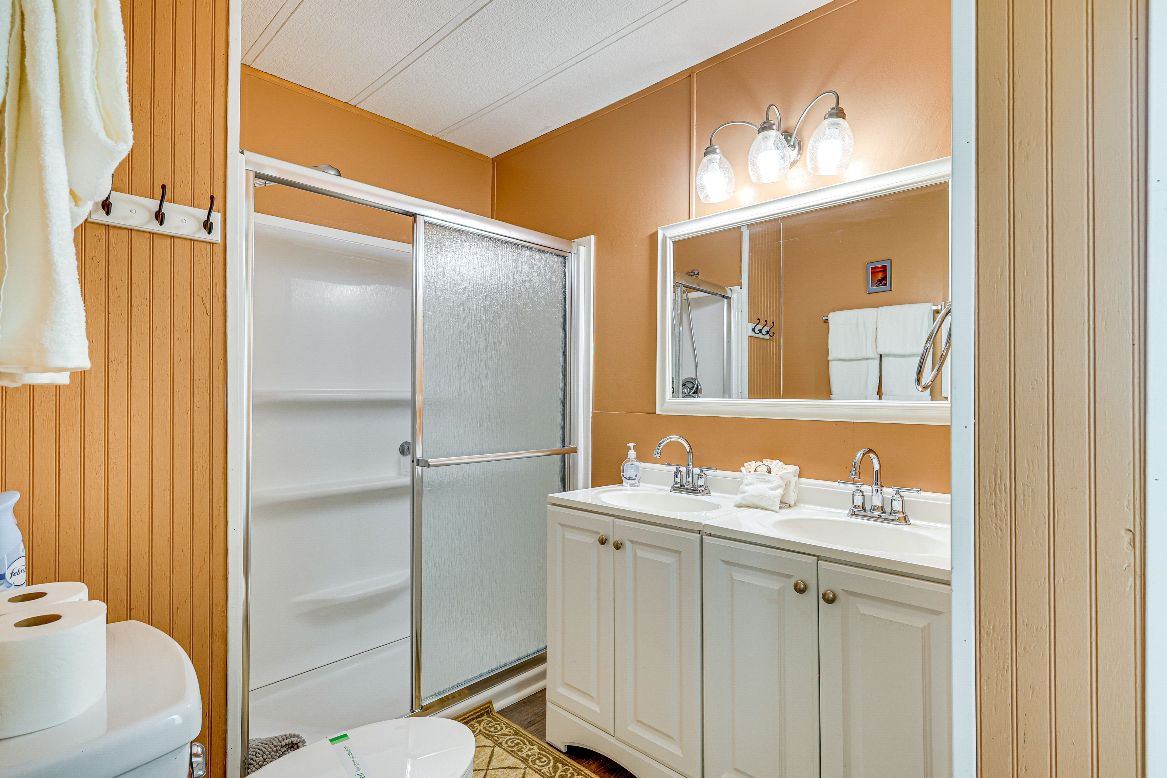 Full Bathroom