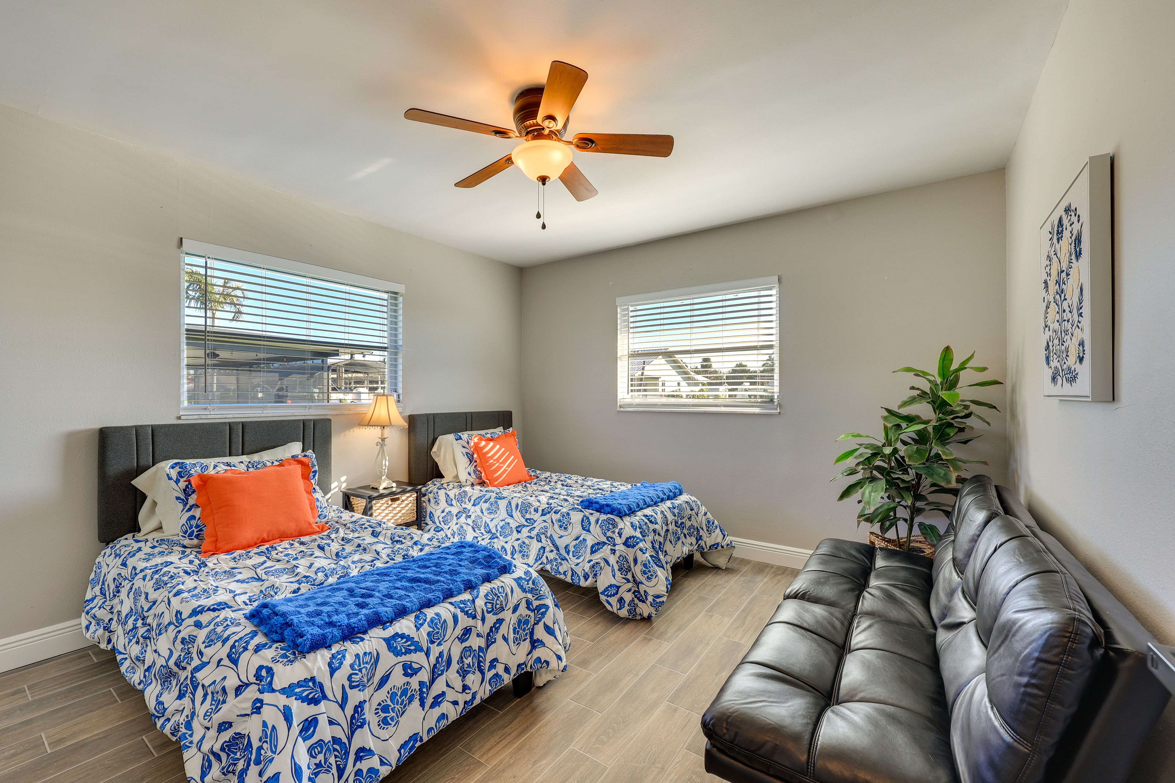Bedroom 3 | 2 Twin Beds | Futon