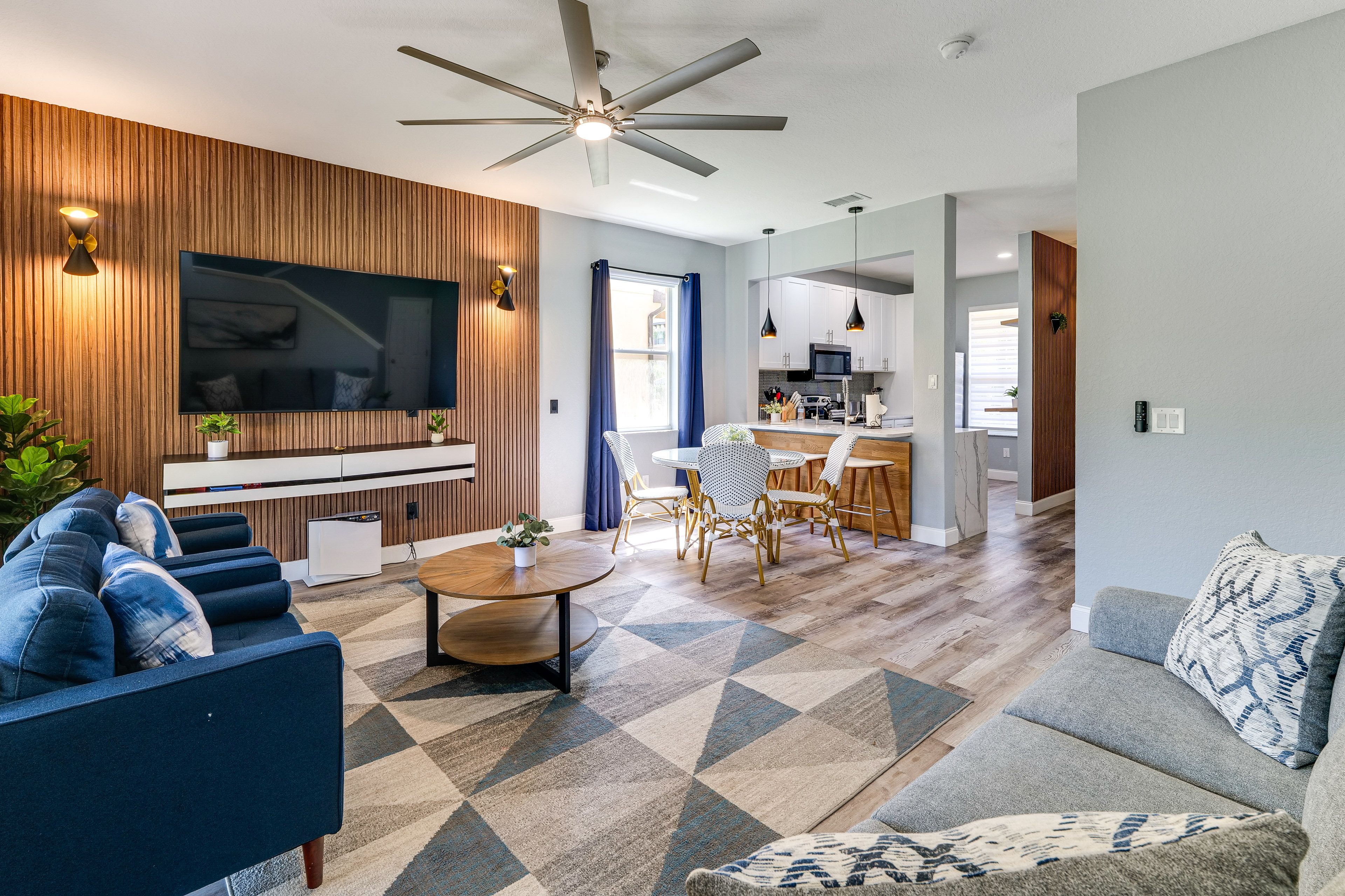 Living Room | Free WiFi | Central Heating & A/C | Smart TV | 1st Floor