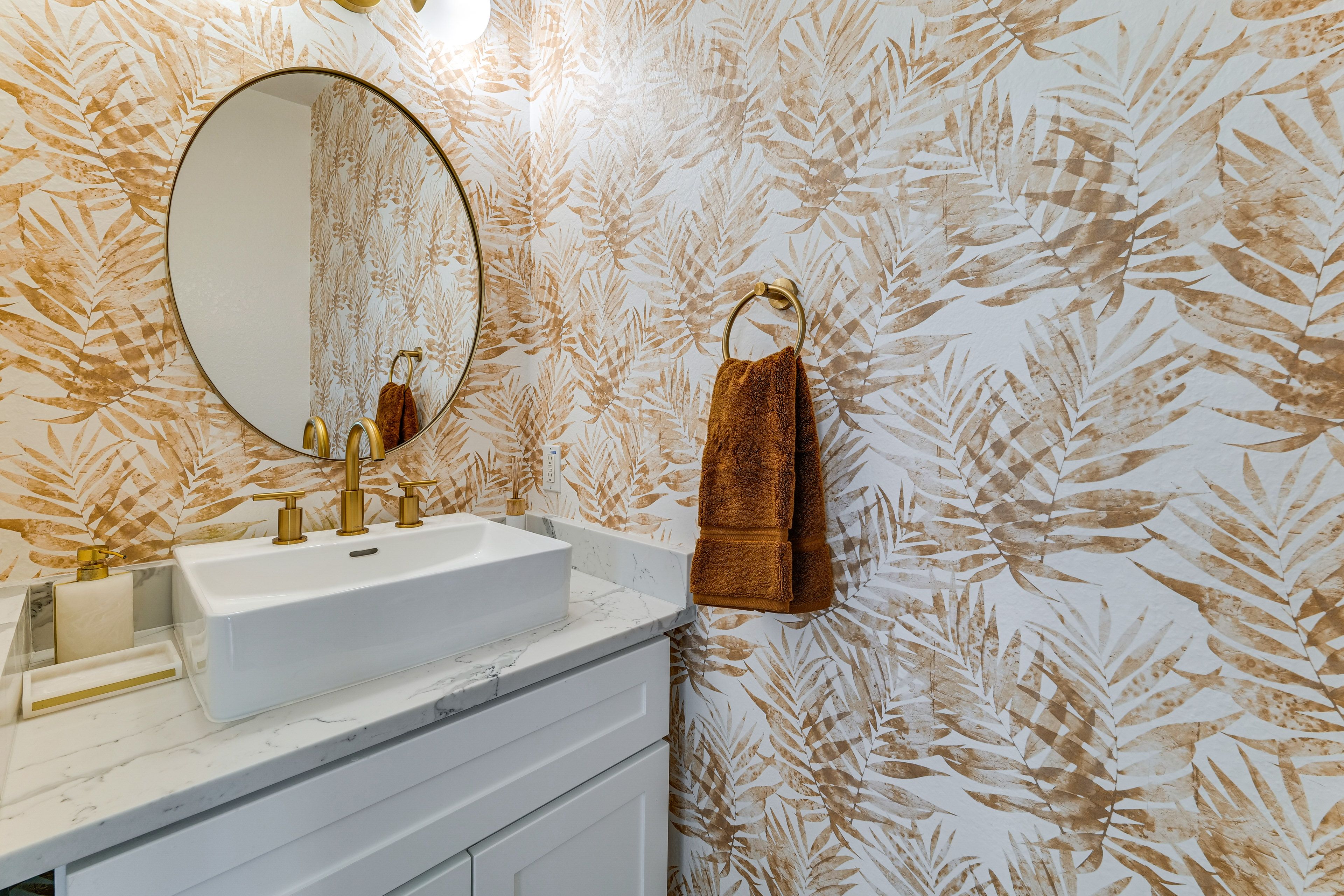 Half Bath | 1st Floor