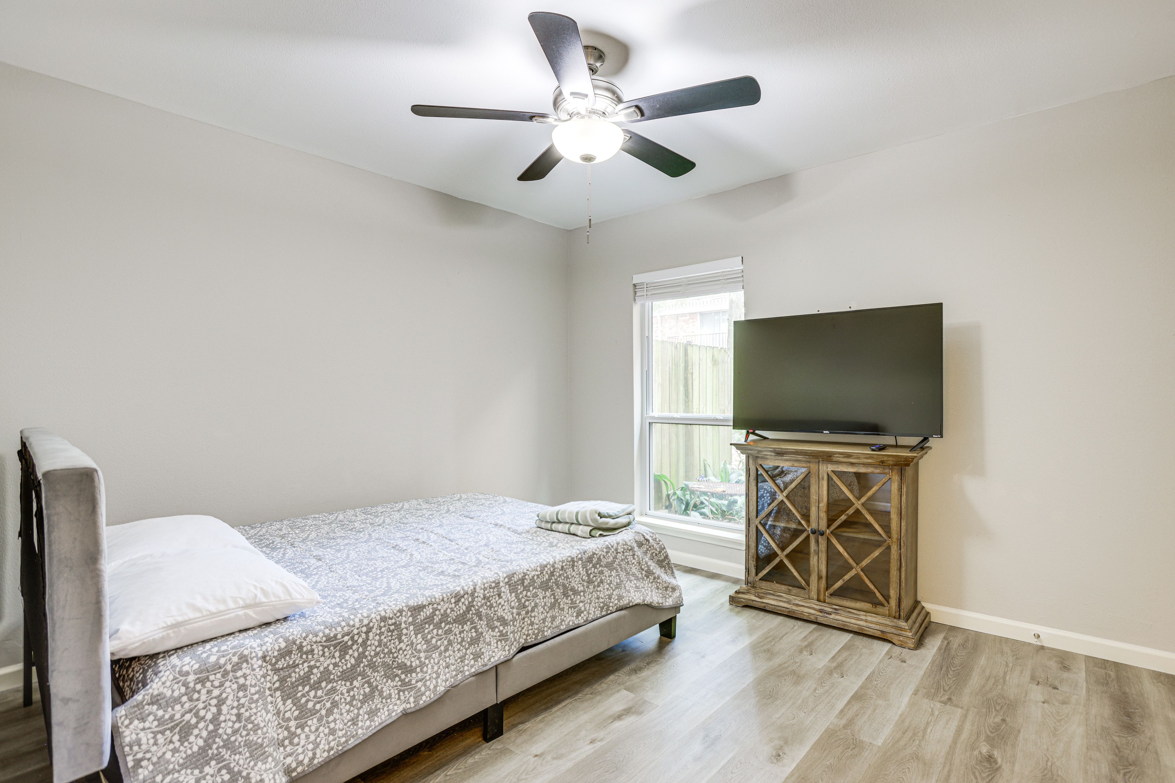 Bedroom 2 | Queen Bed | Linens Provided